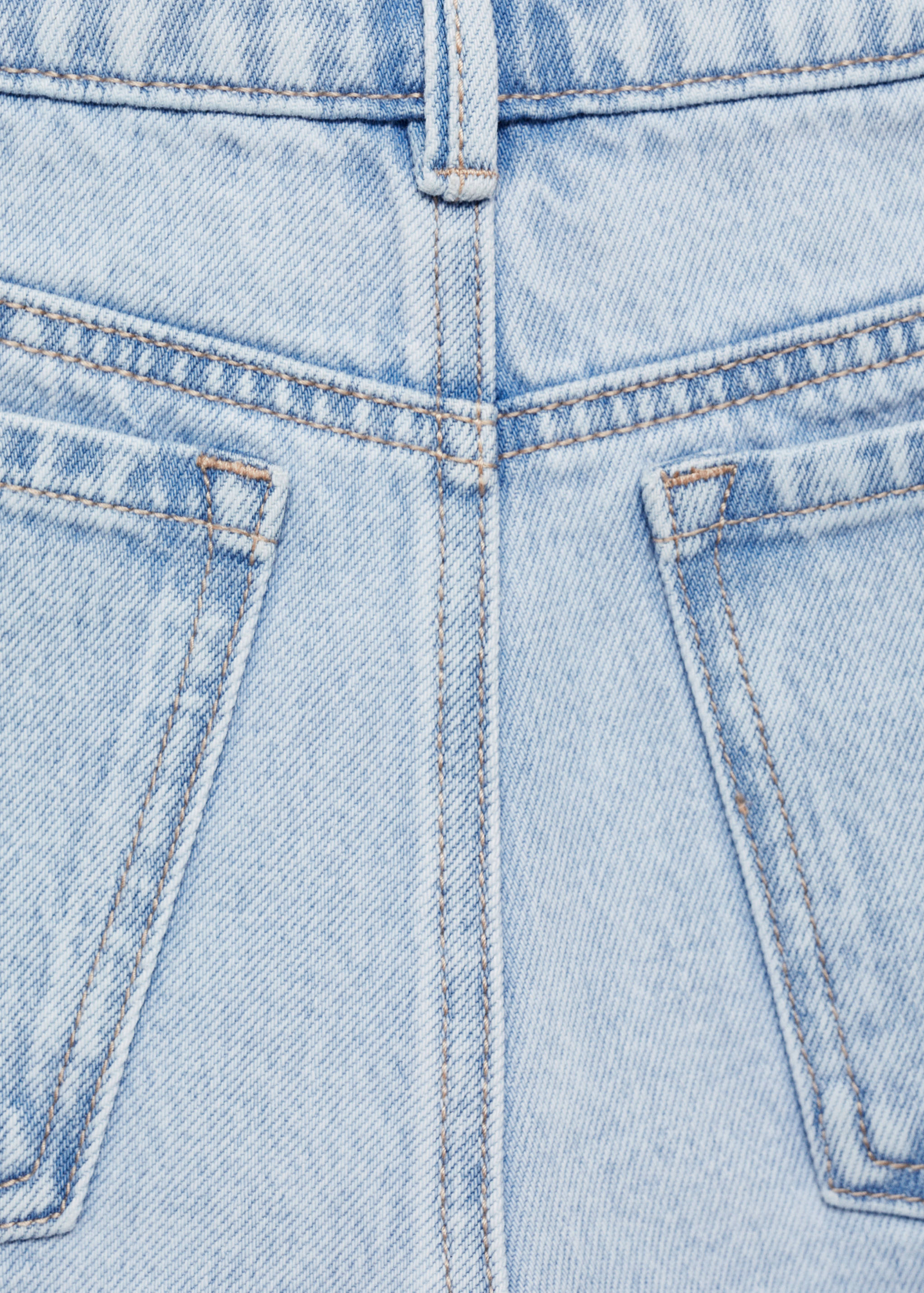 Jeansshorts mit ausgefranstem Saum - Detail des Artikels 0