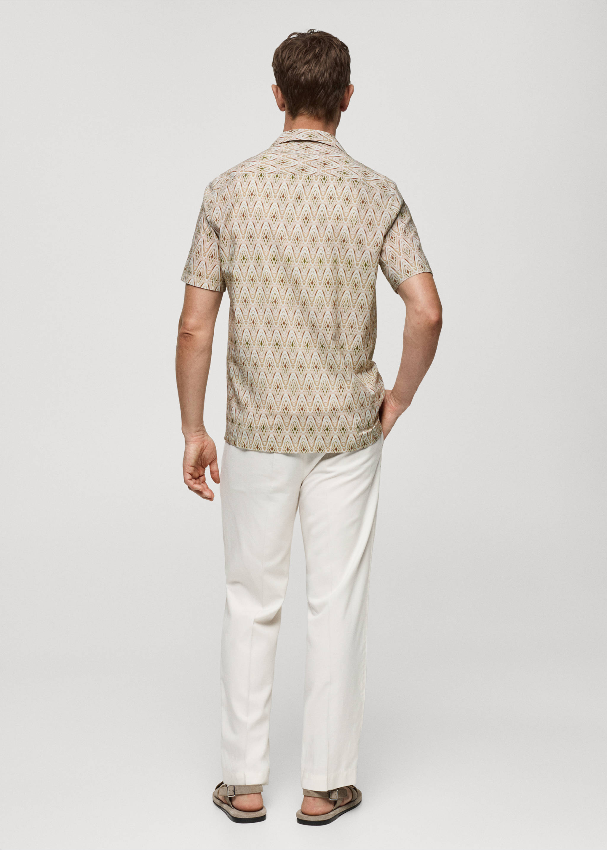 Camisa fluida estampada cuello bowling - Reverso del artículo, Beige. Ref: 77030624-00.