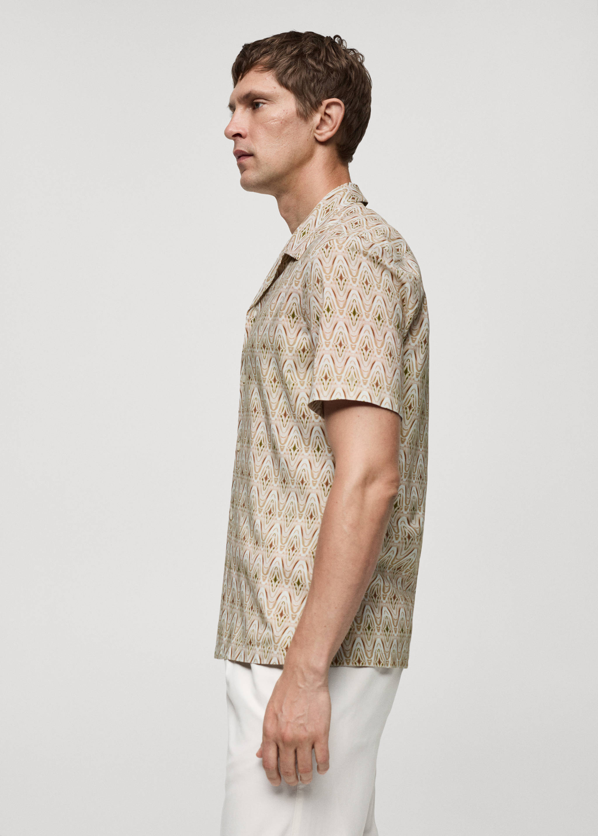 Printed flowing shirt with bowling collar - Details of the article 2