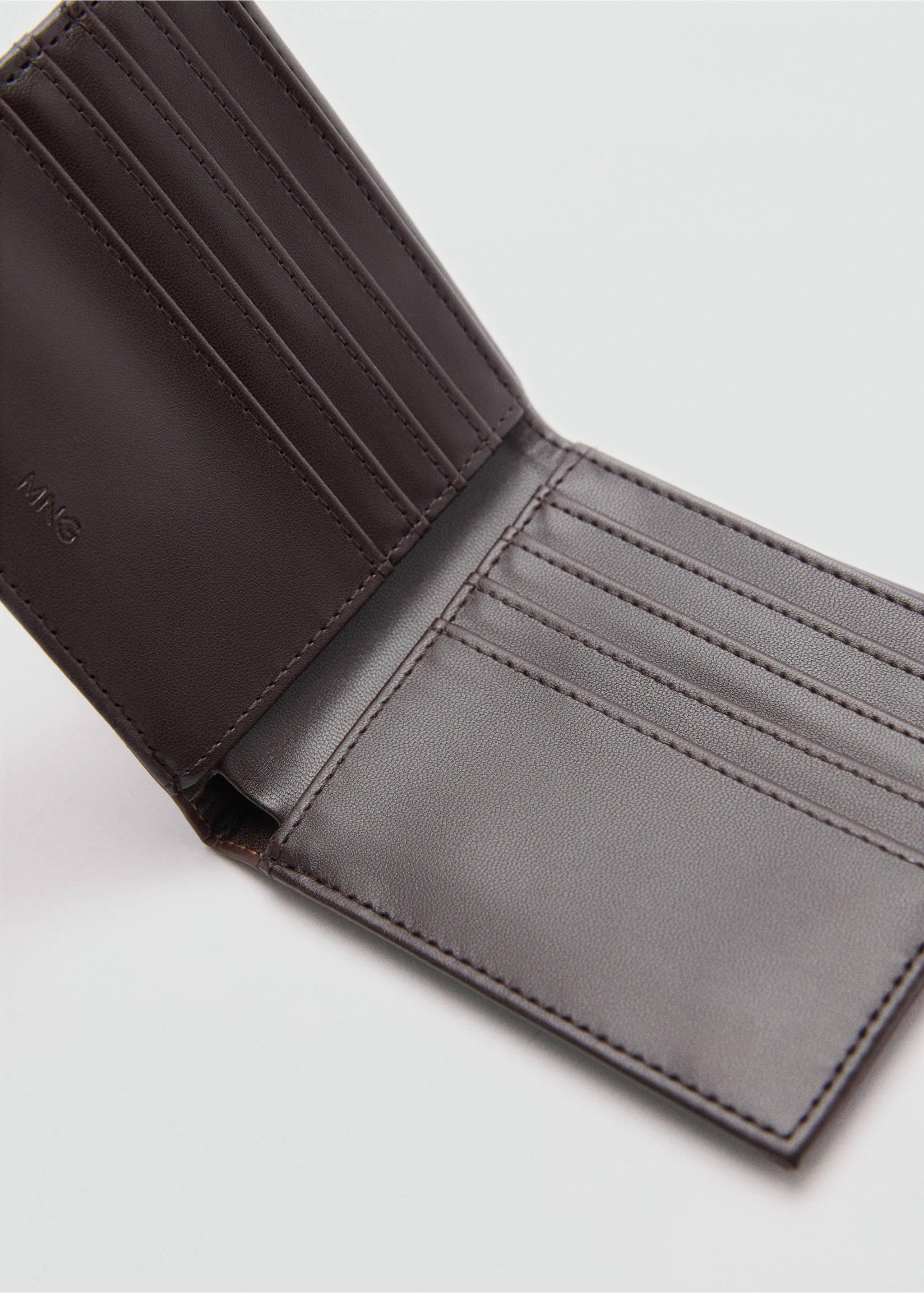 Anti-contactless card holder wallet - Details of the article 1, Chocolate. Ref: 77030626-00.