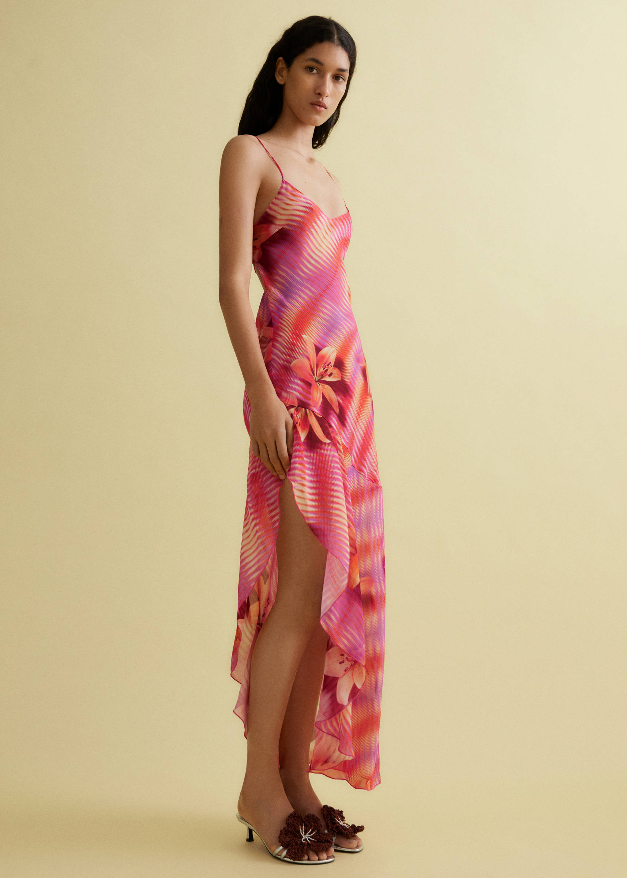 Printed dress with asymmetrical hem - Details of the article 1, Pink. Ref: 77030629-00.