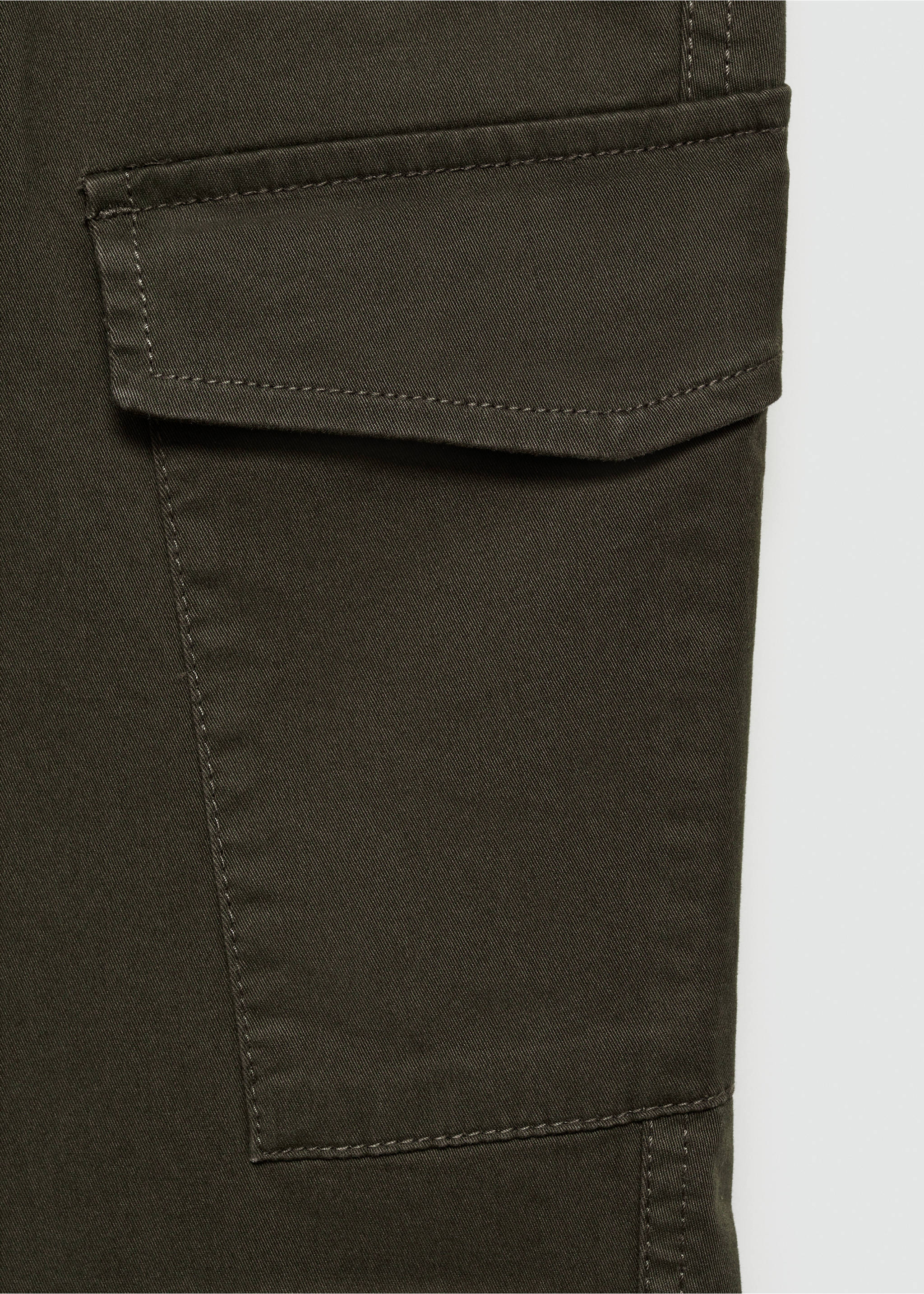 Cotton cargo trousers - Details of the article 8, Medium Green. Ref: 77031509-00.
