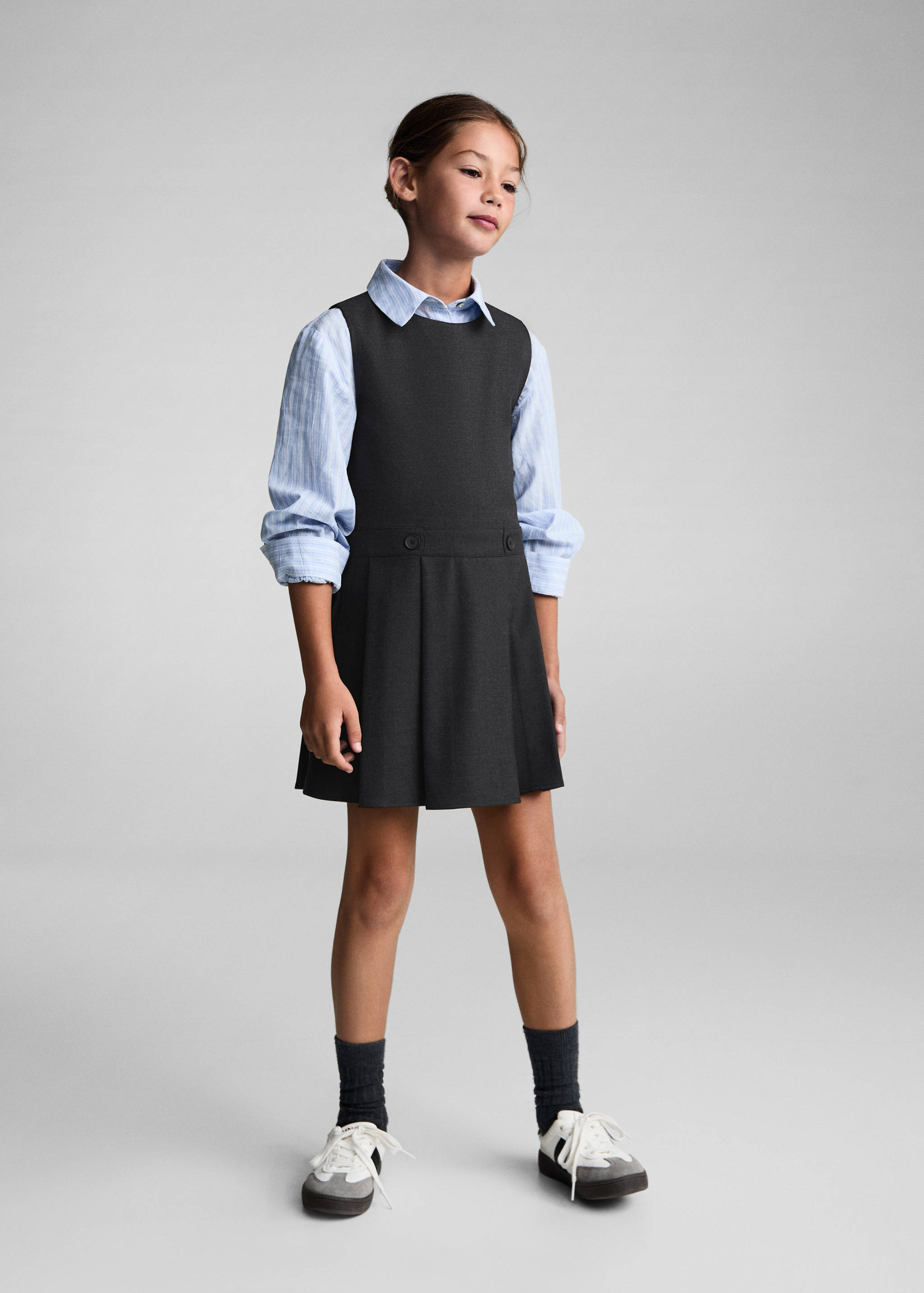 Pleated short dress - General plane