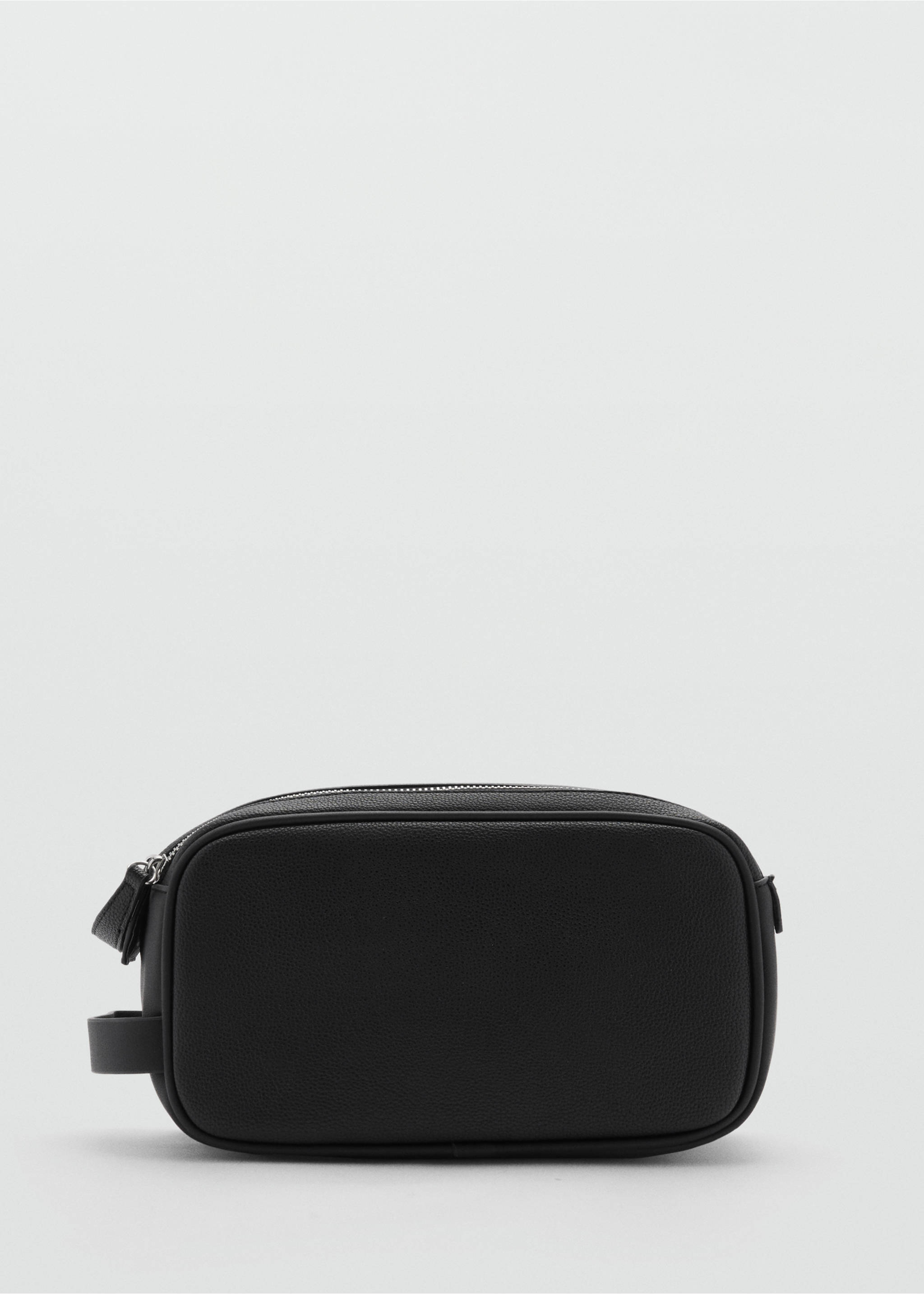 Zipped pebbled cosmetic bag - Article without model, Black. Ref: 77032546-00.