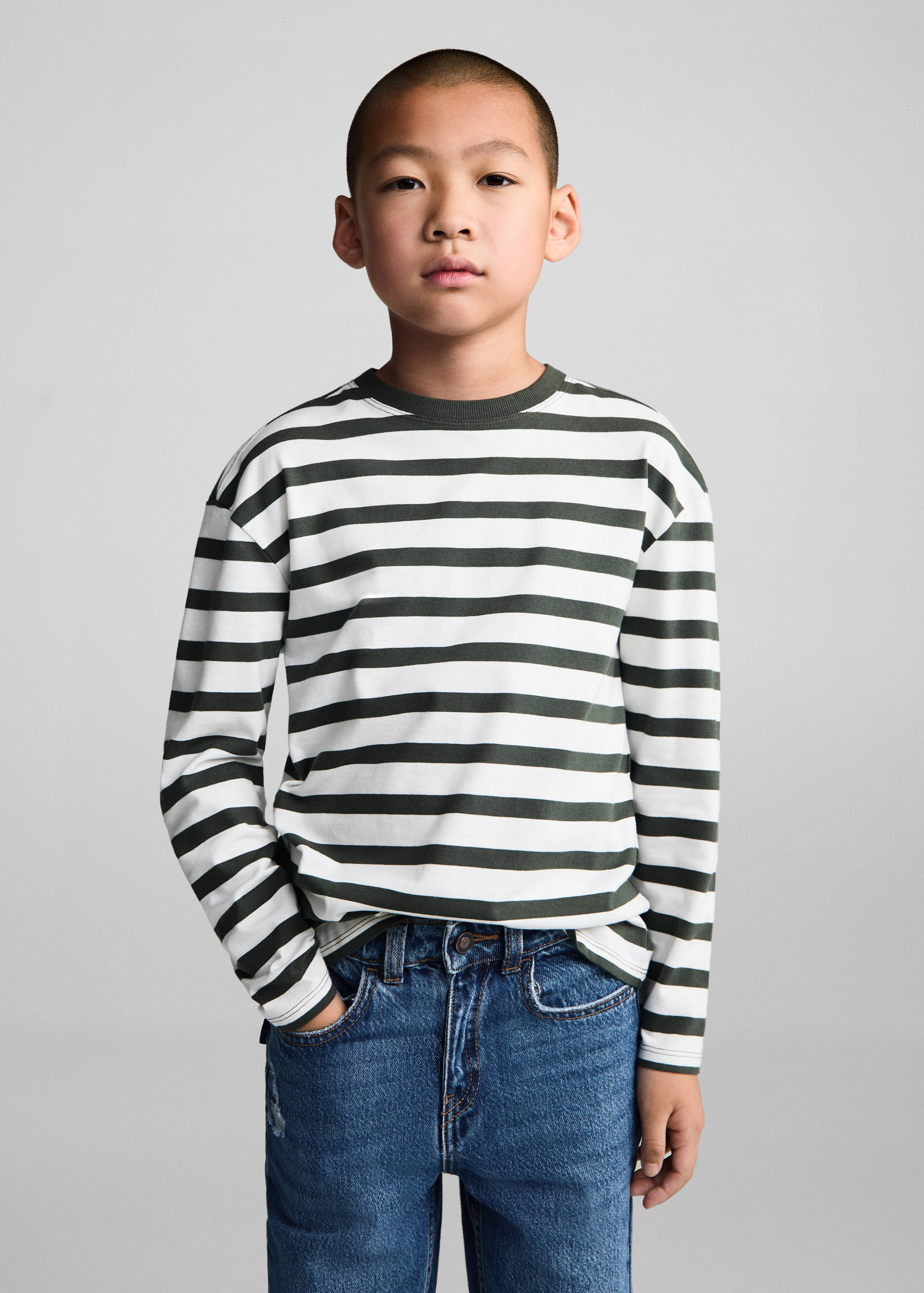 Jeans Dad mit Zierrissen - Mittlere Ansicht