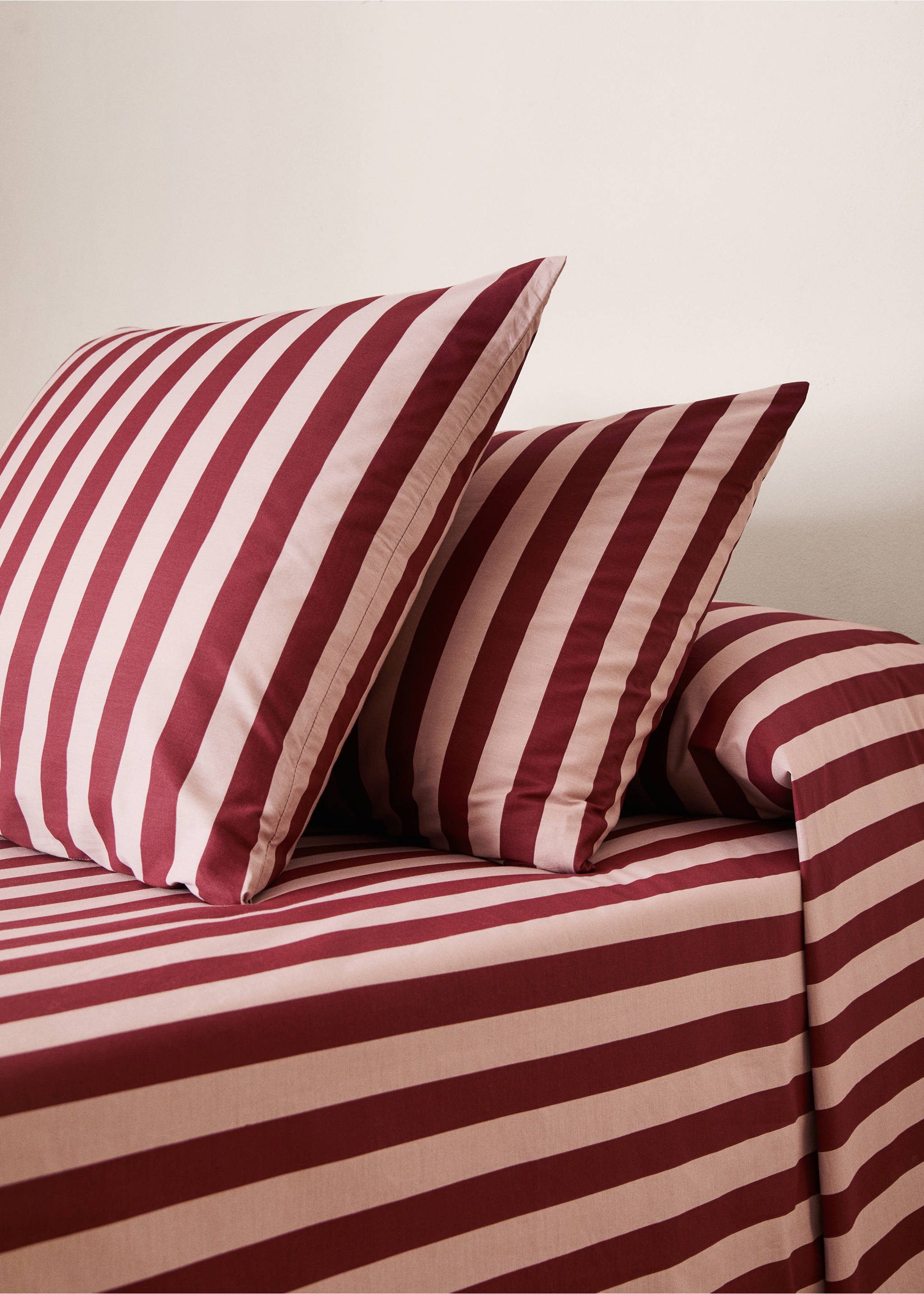 Cotton percale kodak-stripe percale pillowcase 50x75cm - General plane, Pink. Ref: 77033276-00.