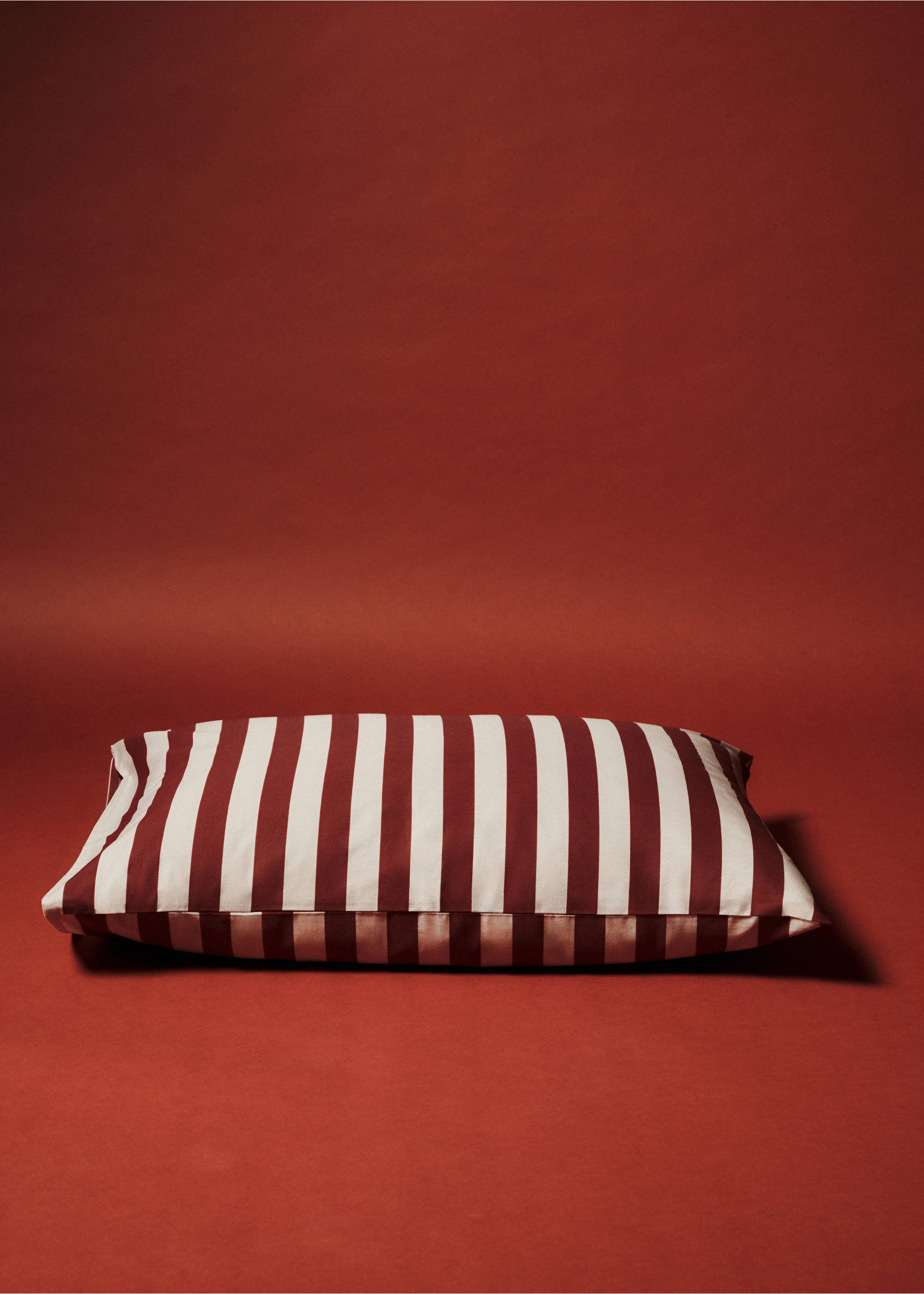 Cotton percale kodak-stripe percale pillowcase 50x75cm - Details of the article 8, Pink. Ref: 77033276-00.