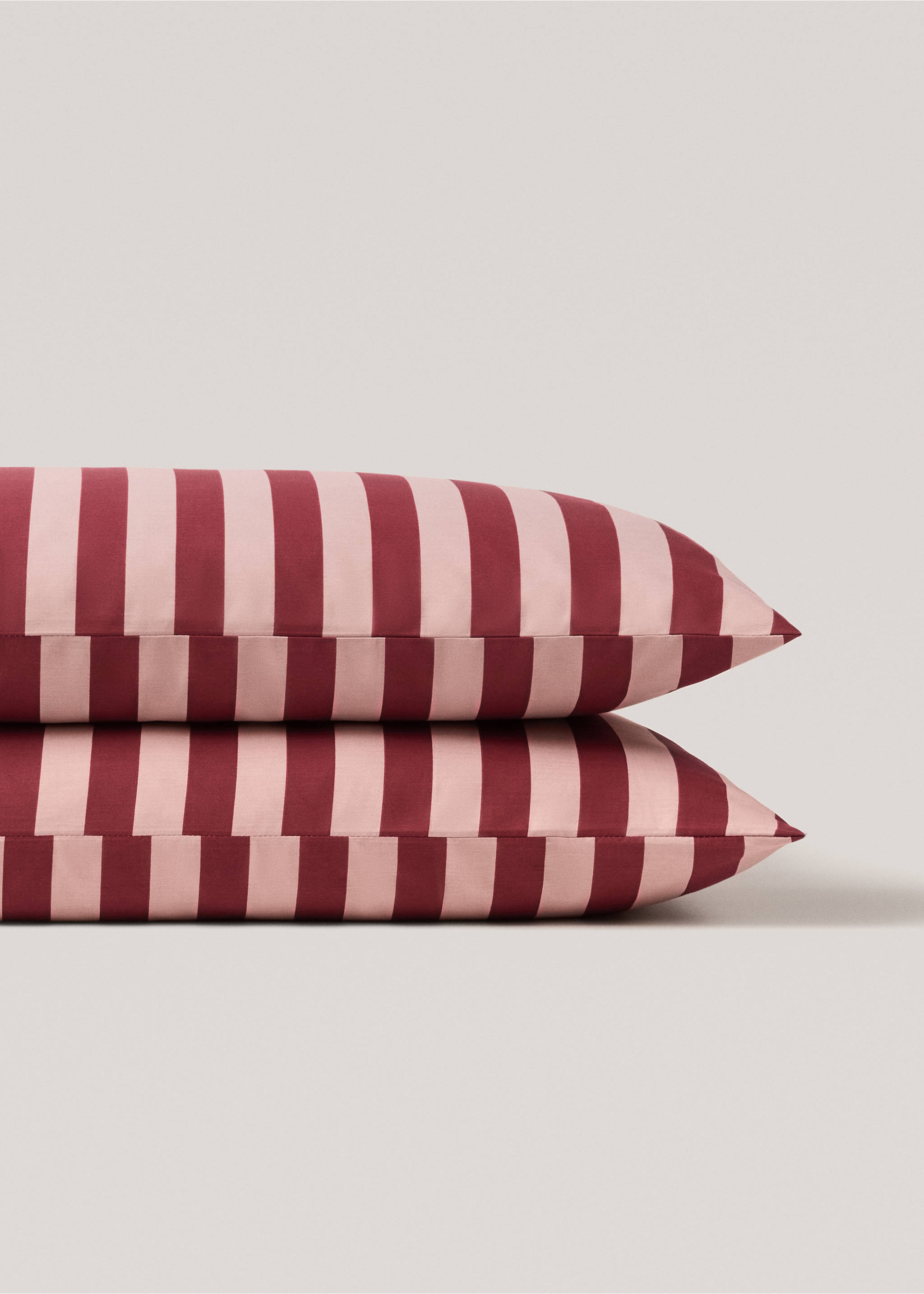 Cotton percale kodak-stripe percale pillowcase 50x75cm - Details of the article 1, Pink. Ref: 77033276-00.