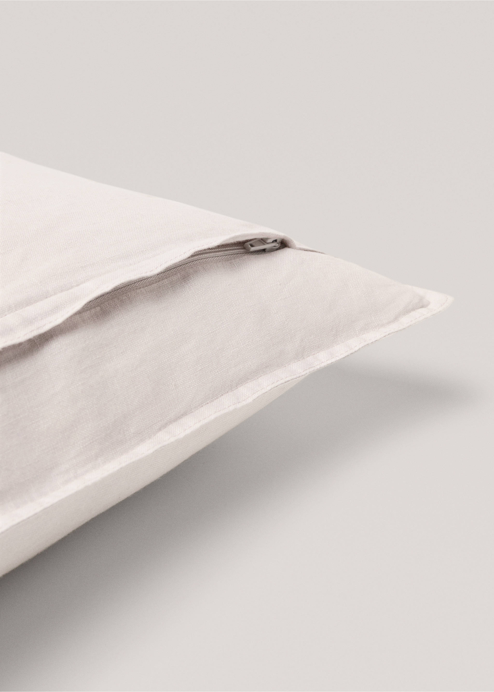 Housse de coussin 100 % lin 45x45 cm - Détail de l'article 4, Gris chiné clair. Ref: 77033278-00.