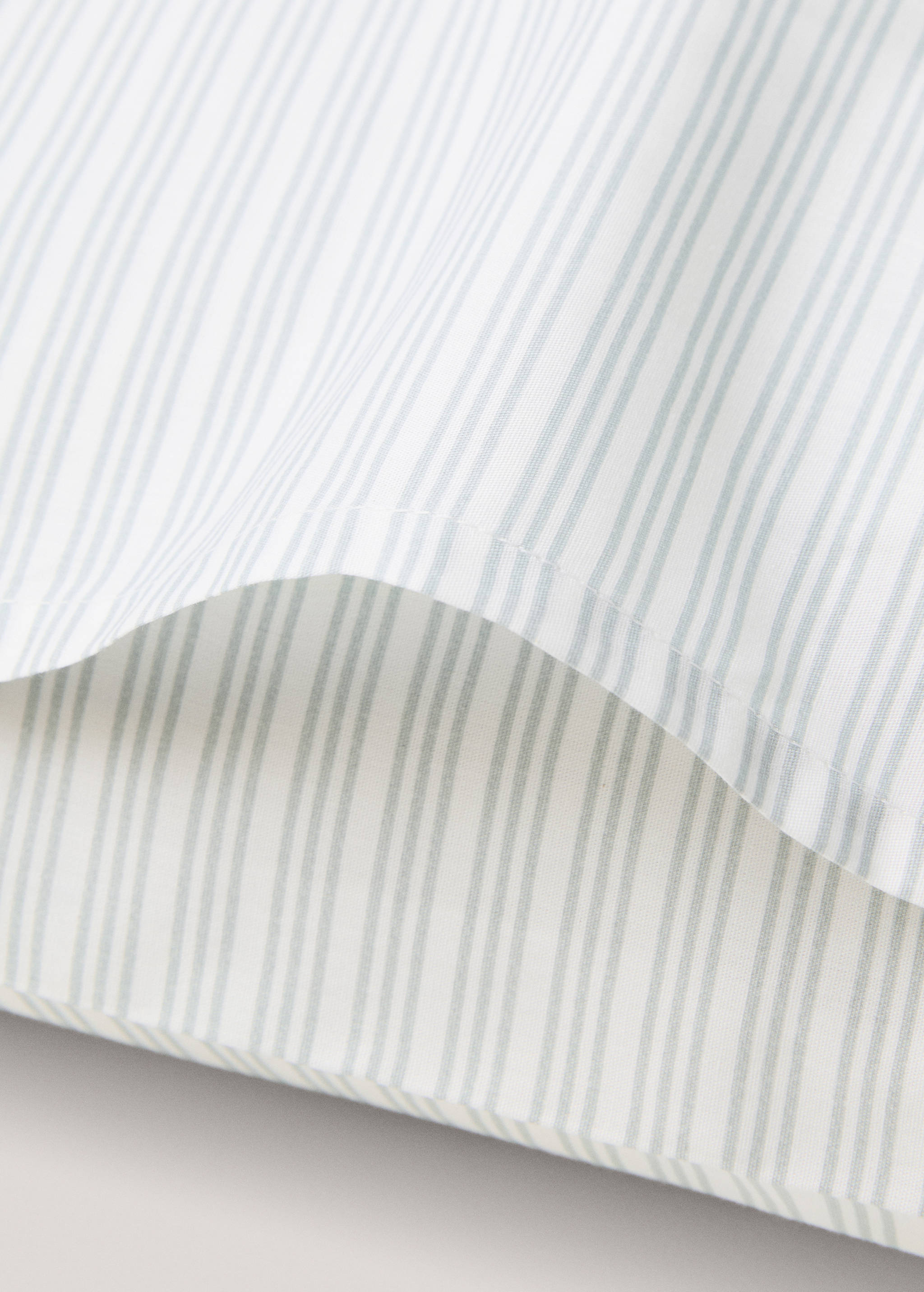 Stripe-print pillow cases 60x60cm - Details of the article 1