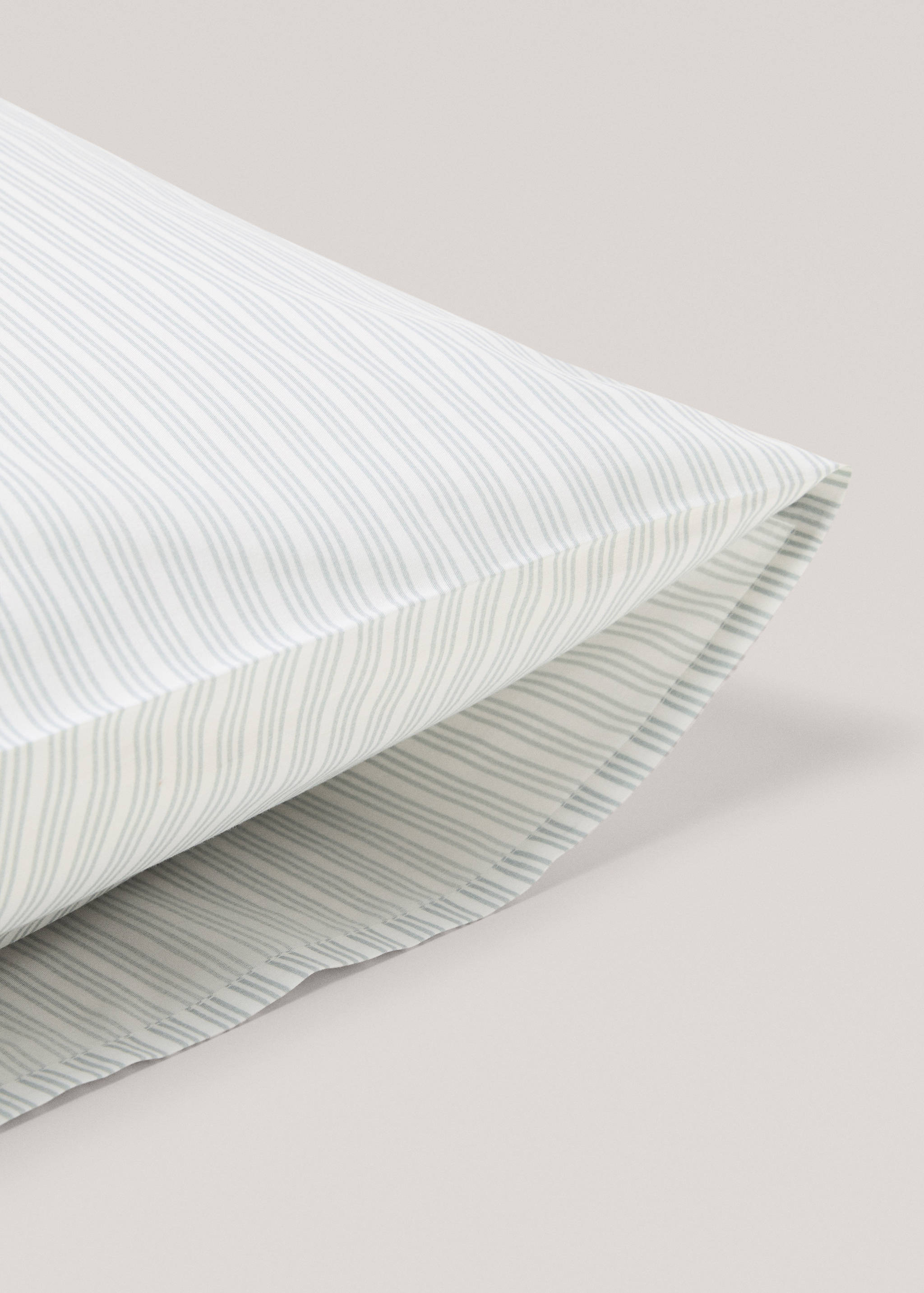 Stripe-print pillow cases 60x60cm - Details of the article 2