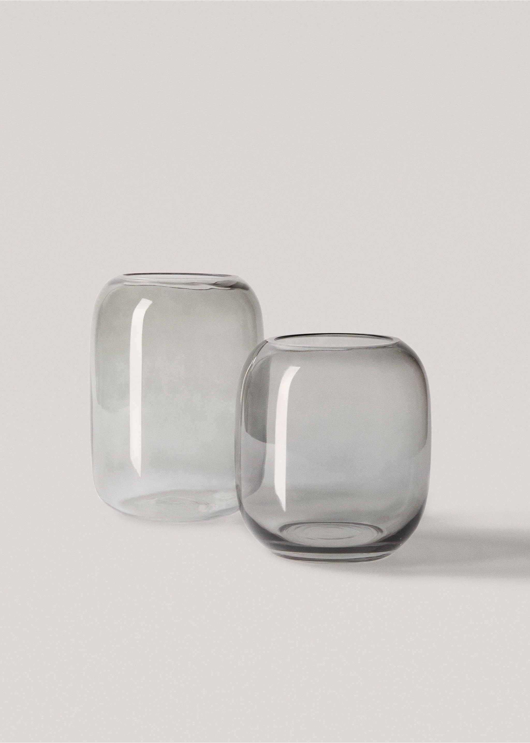 Grey glass vase 15.5x22cm - Details of the article 3, Grey. Ref: 77033284-00.