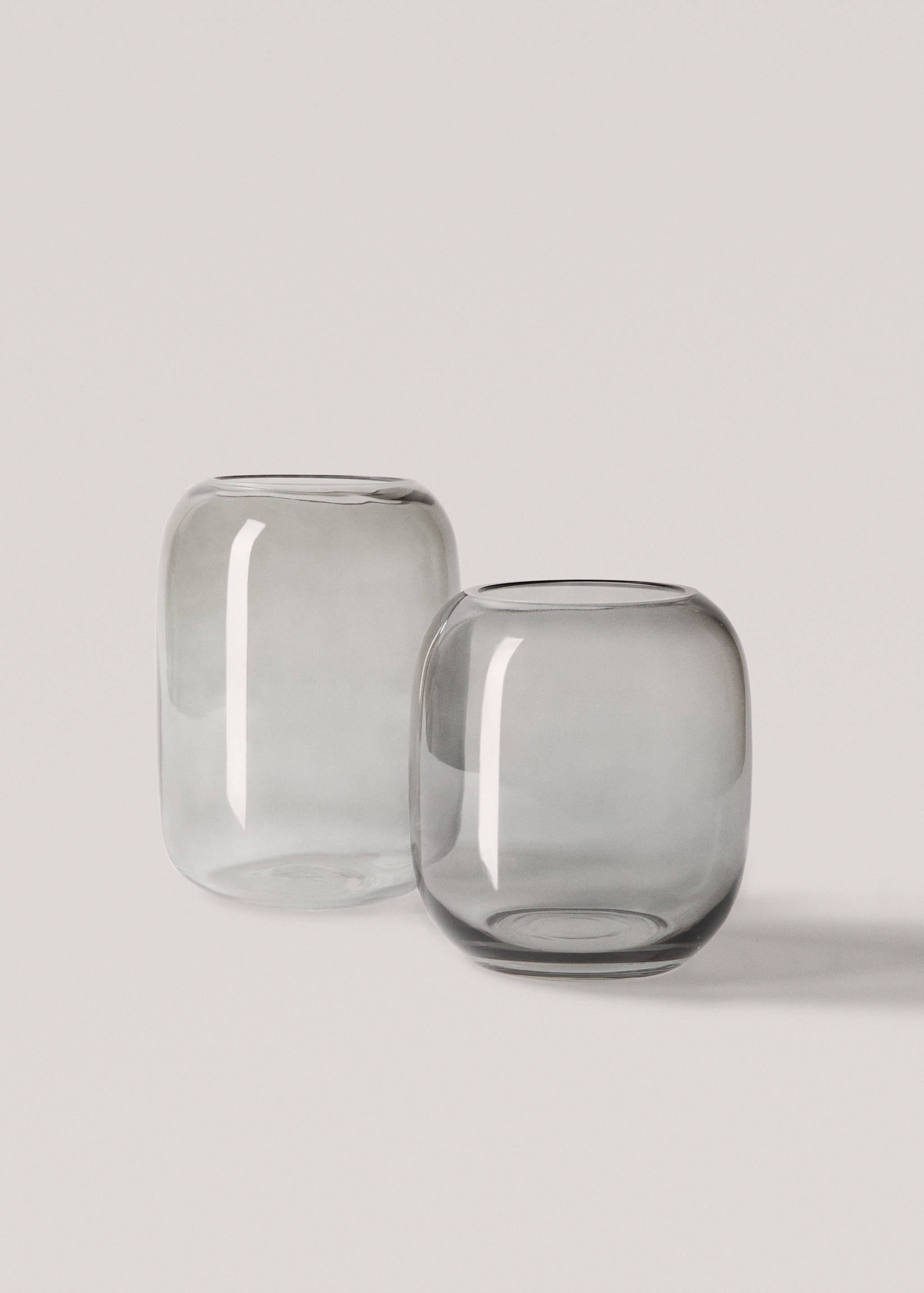 Grey glass vase 15.5x22cm - Details of the article 3