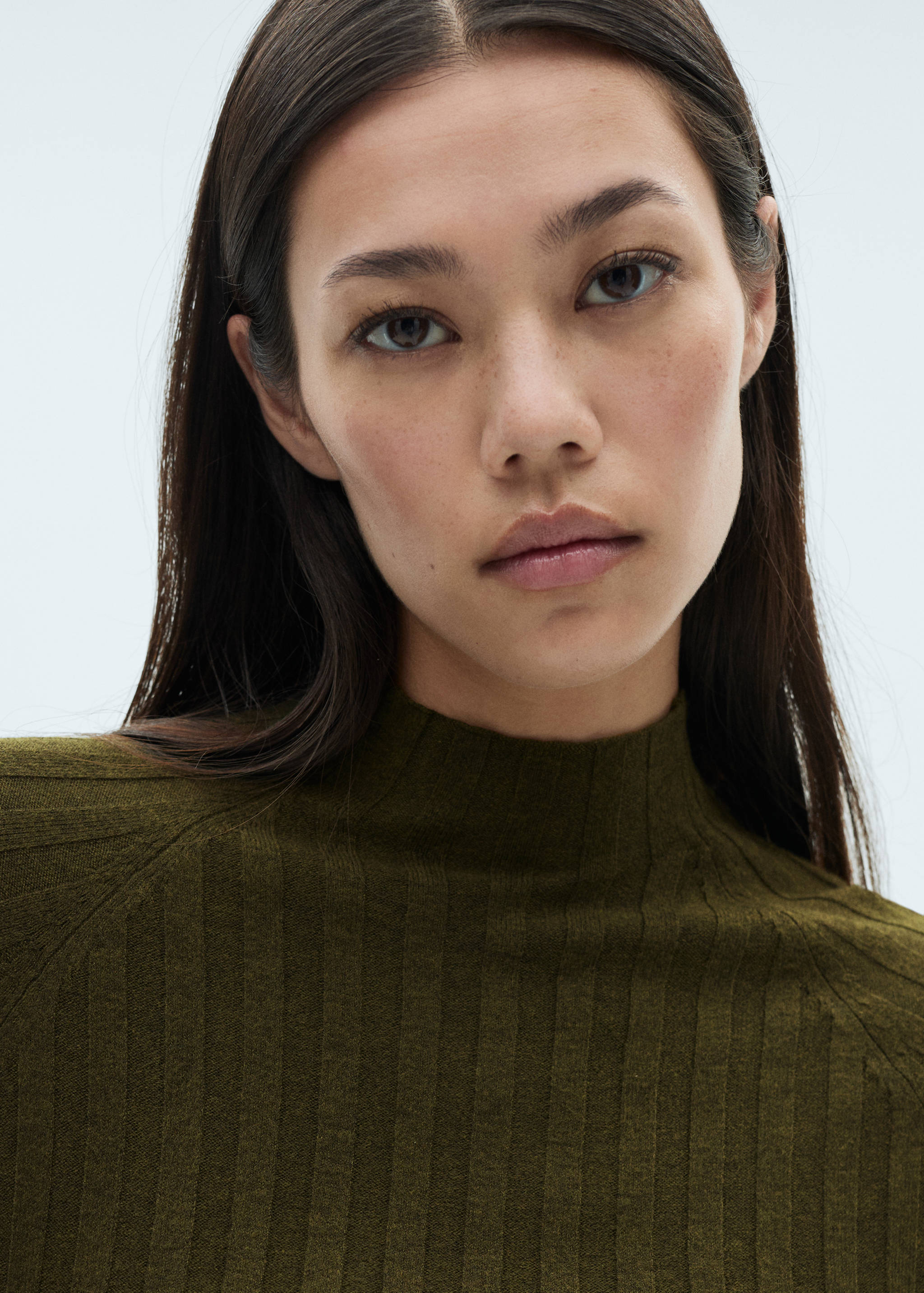 Robe maille côtelée col montant - Plan moyen