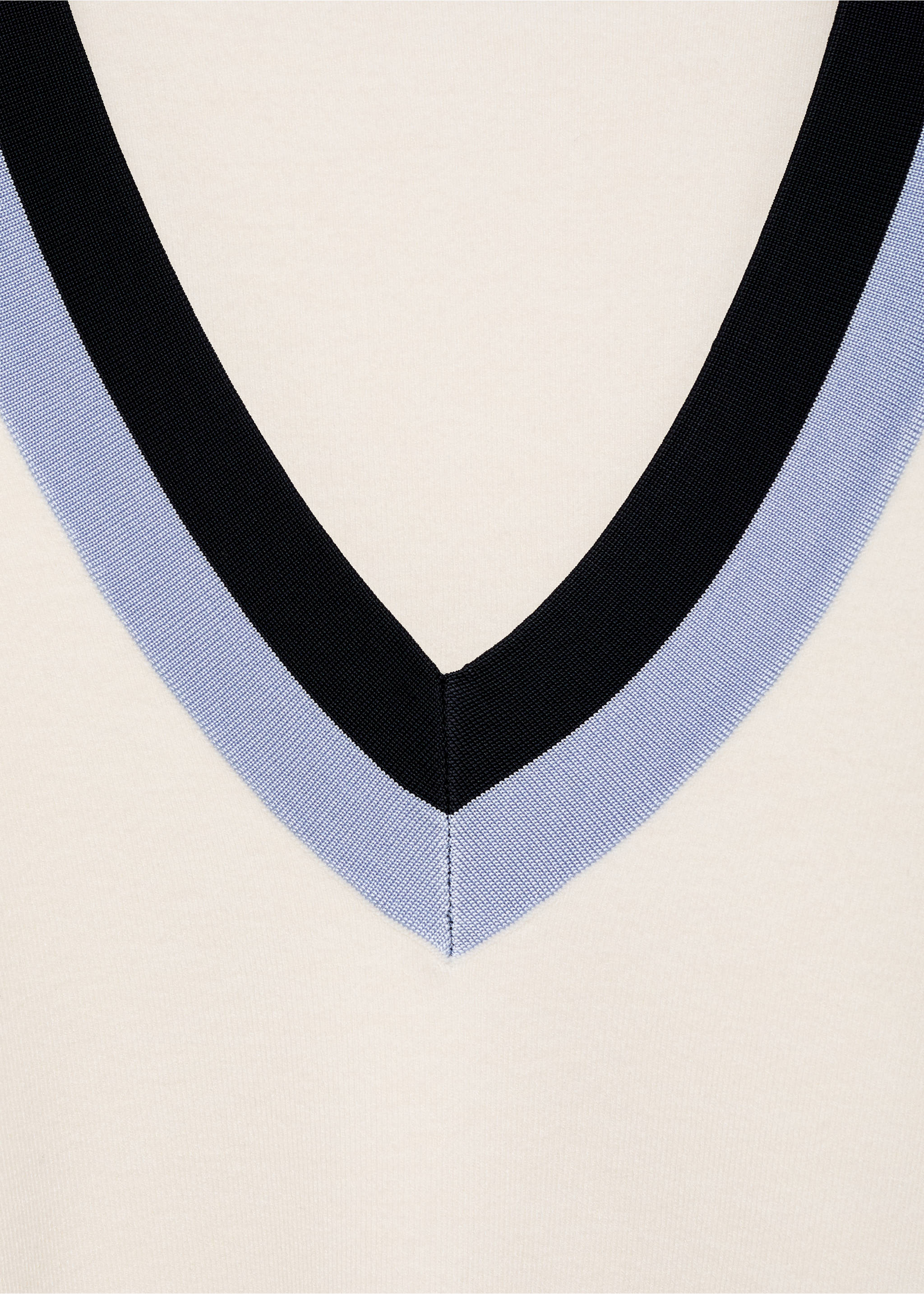 Jersei detall ratlles - Detall de l'article 8, Cru. Ref: 77034015-00.