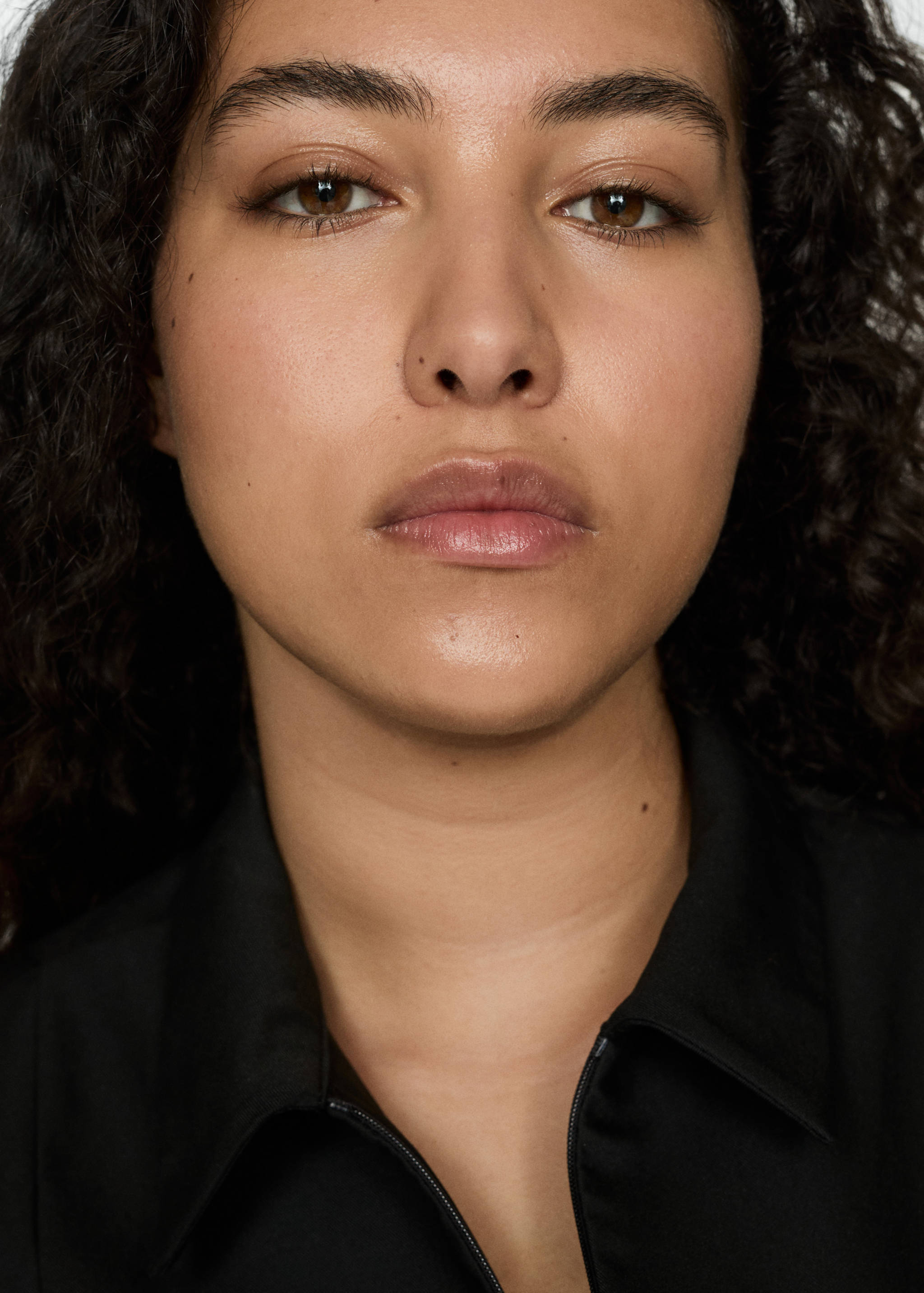 Kurzes Kleid mit Reißverschluss - Detail des Artikels 4