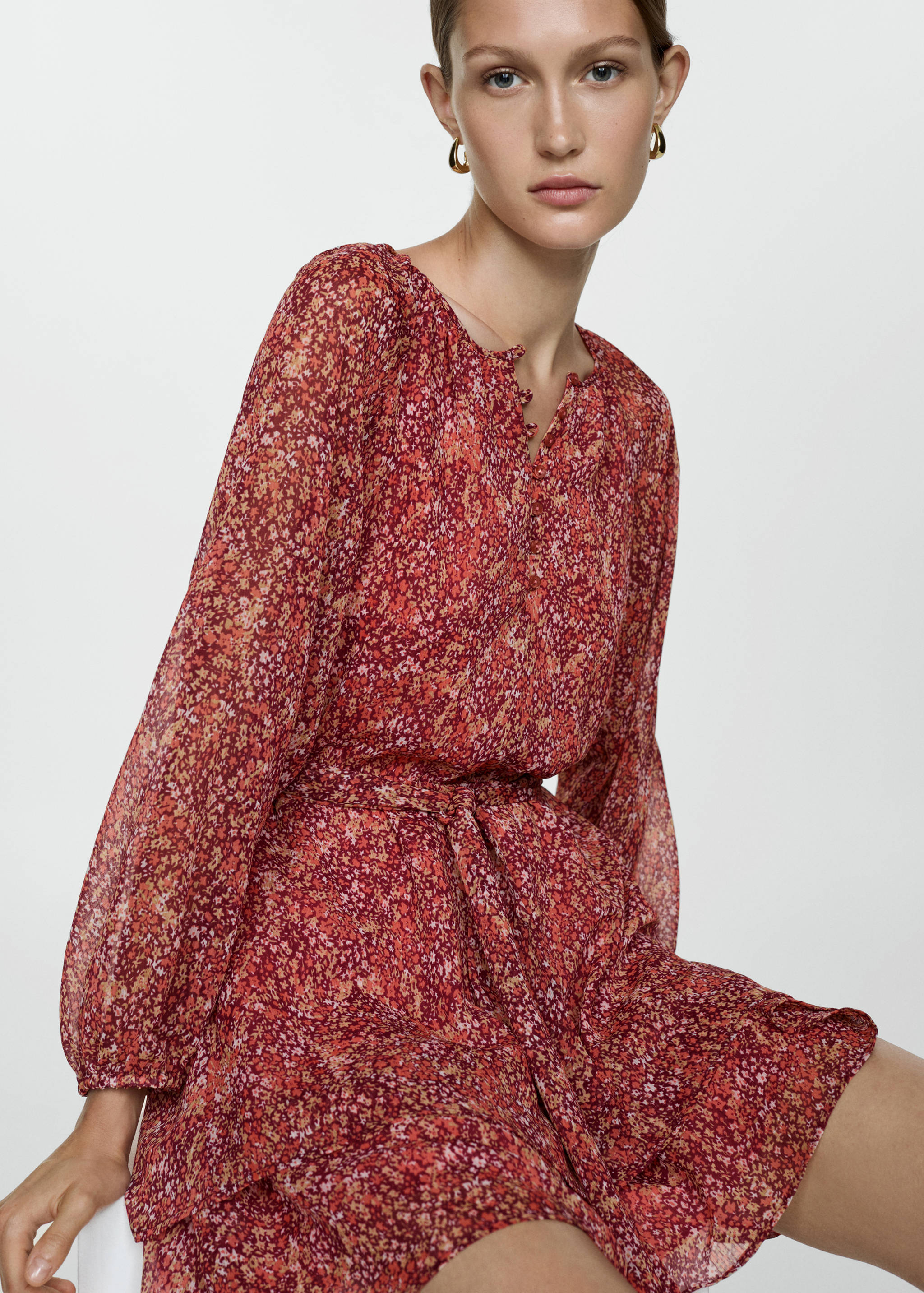 Vestido corto estampado floral - Plano medio