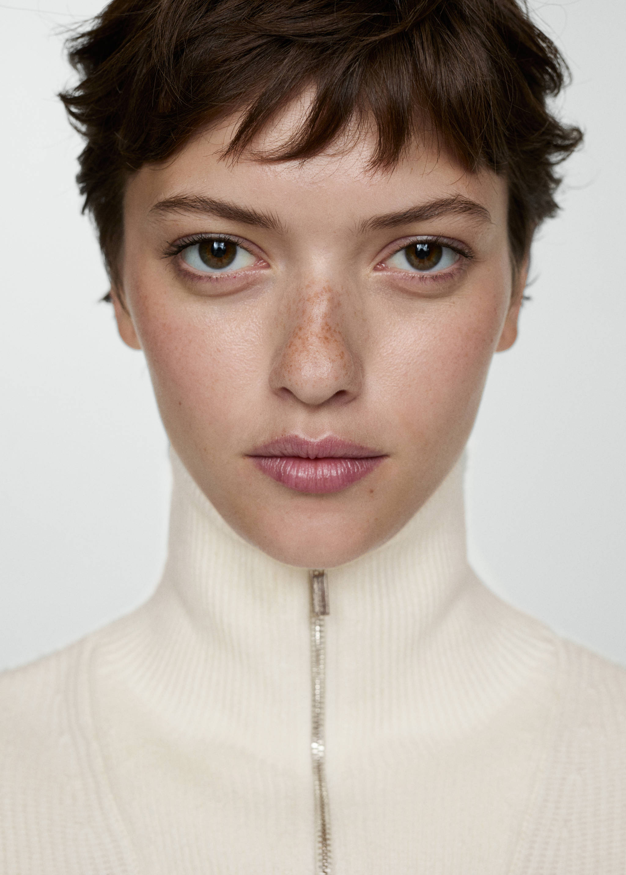 Sweter w paski z zamkiem na dekolcie - Szczegóły artykułu 1