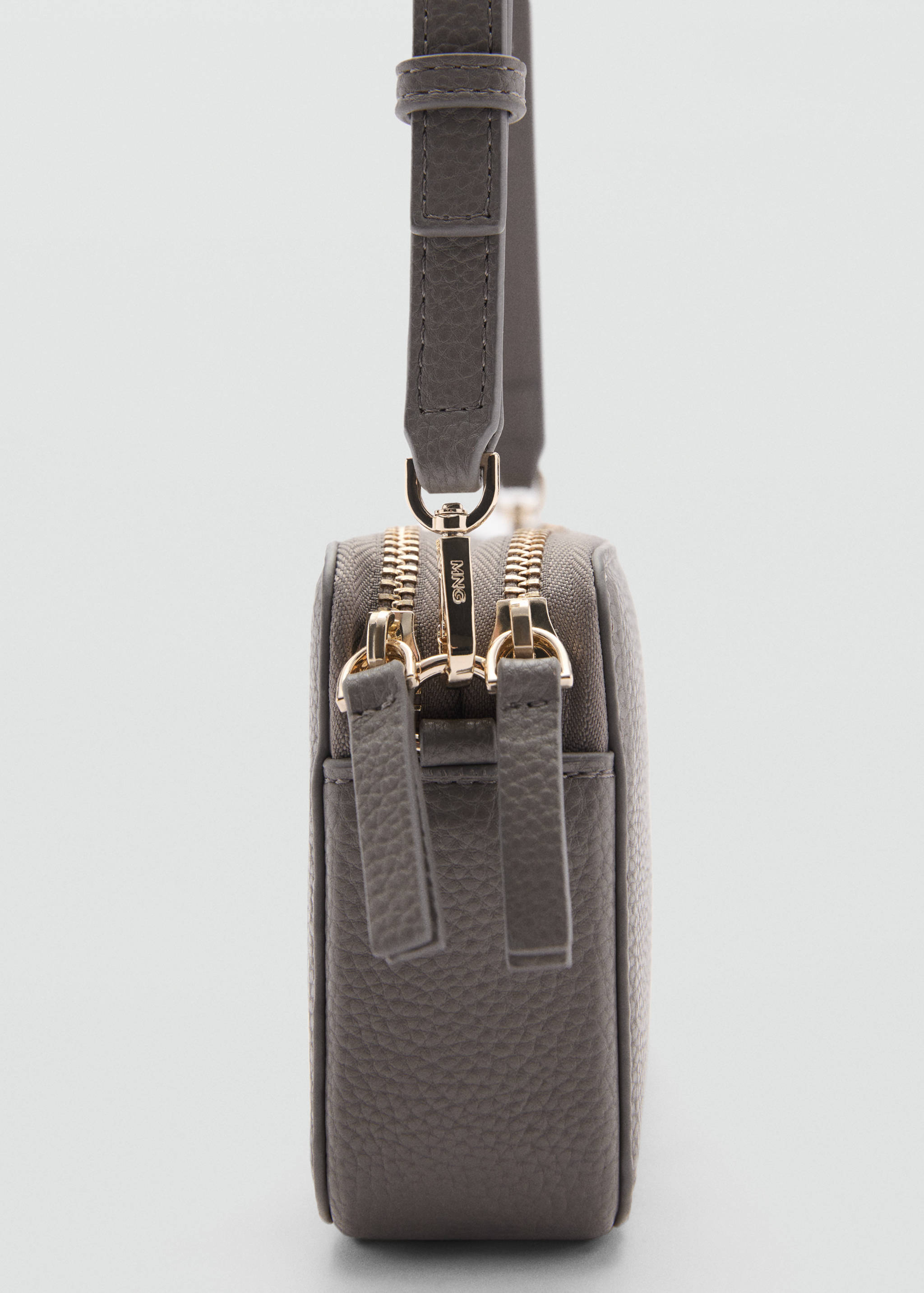 Shoulder bag with double zip - Details of the article 1