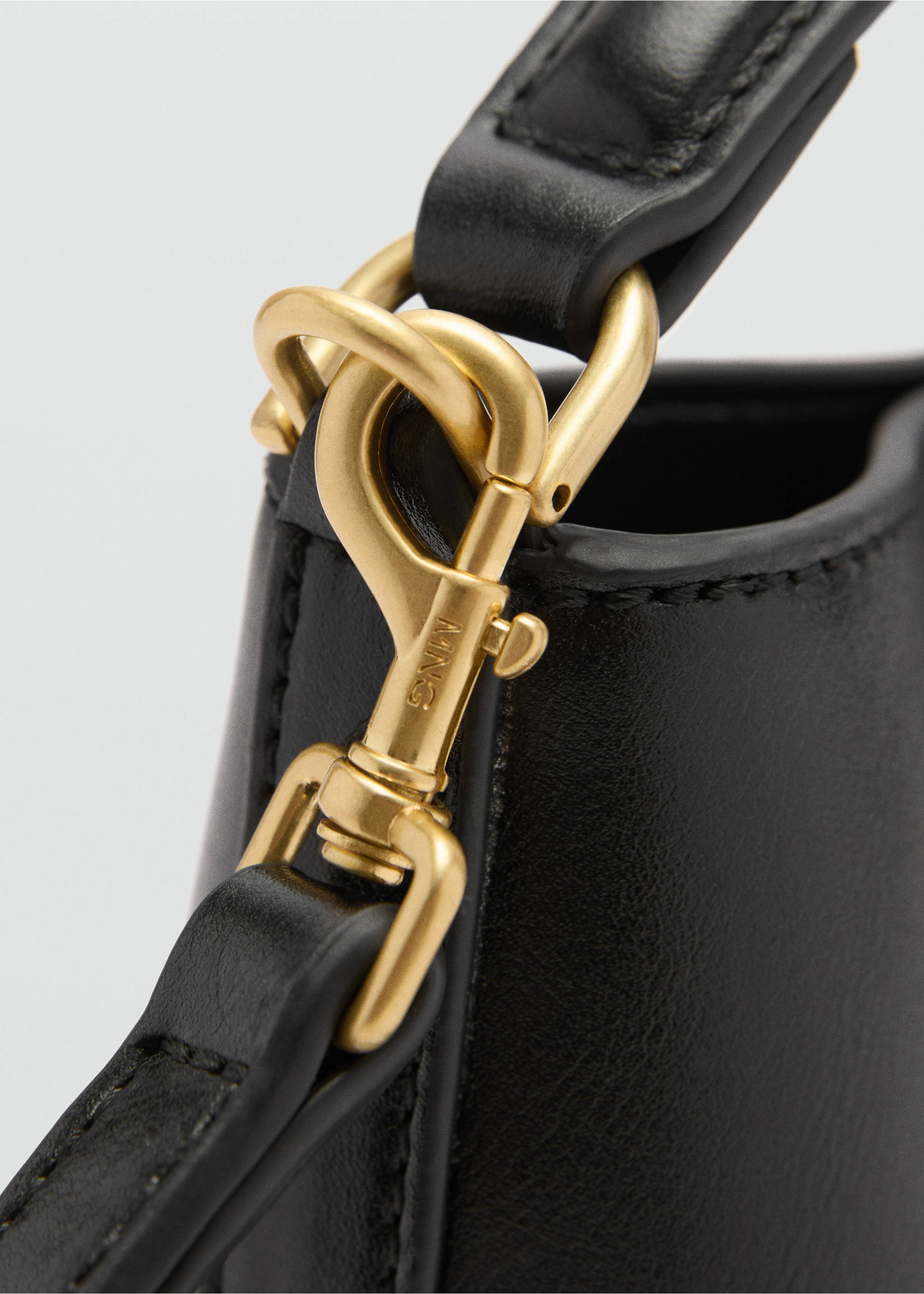 Bolso mini shopper detalle metálico - Detalle del artículo 3, Negro. Ref: 77034056-00.