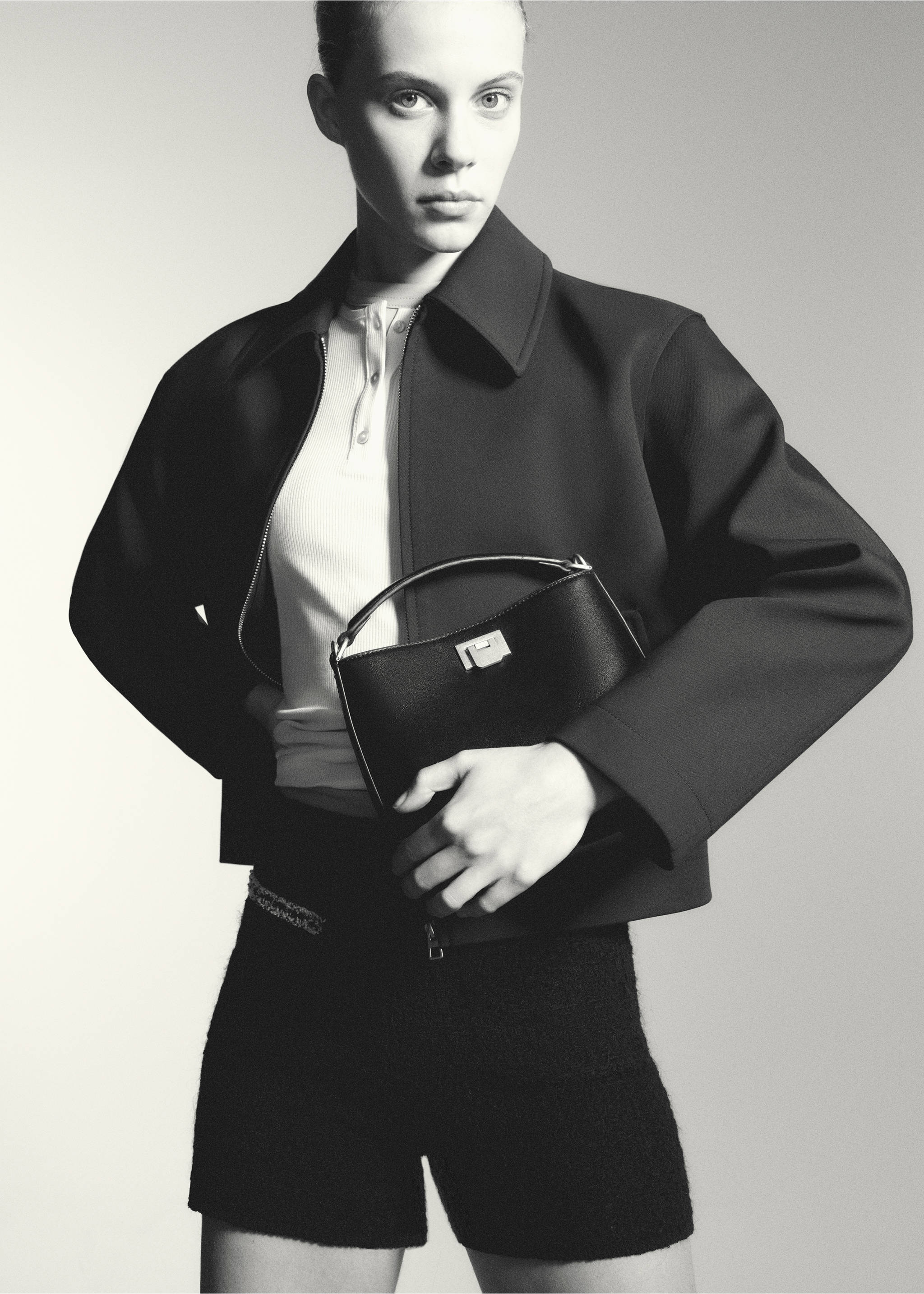 Bolso mini shopper detalle metálico - Detalle del artículo 6, Negro. Ref: 77034056-00.