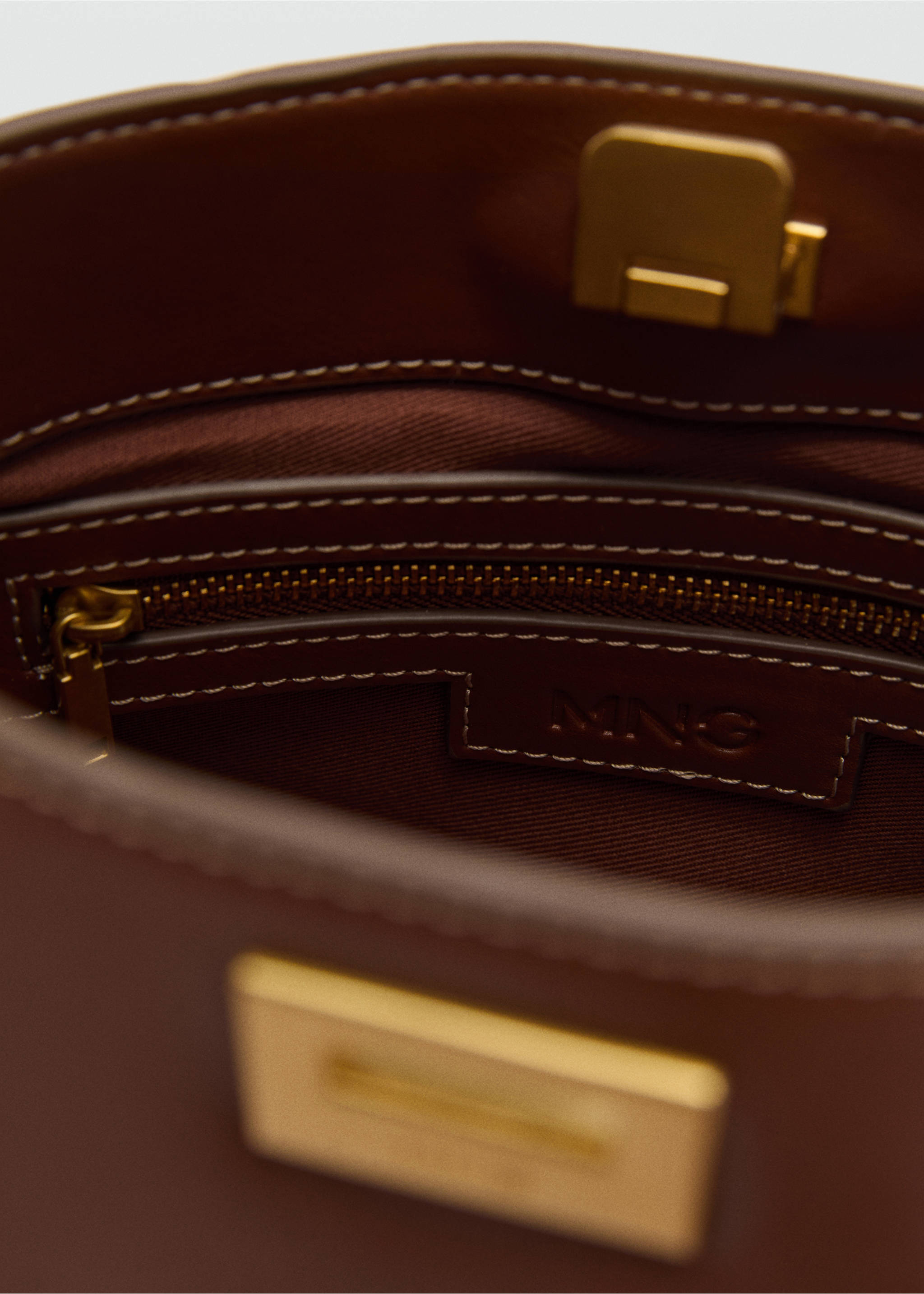 Bolso mini shopper detalle metálico - Detalle del artículo 4, Cuero. Ref: 77034056-00.