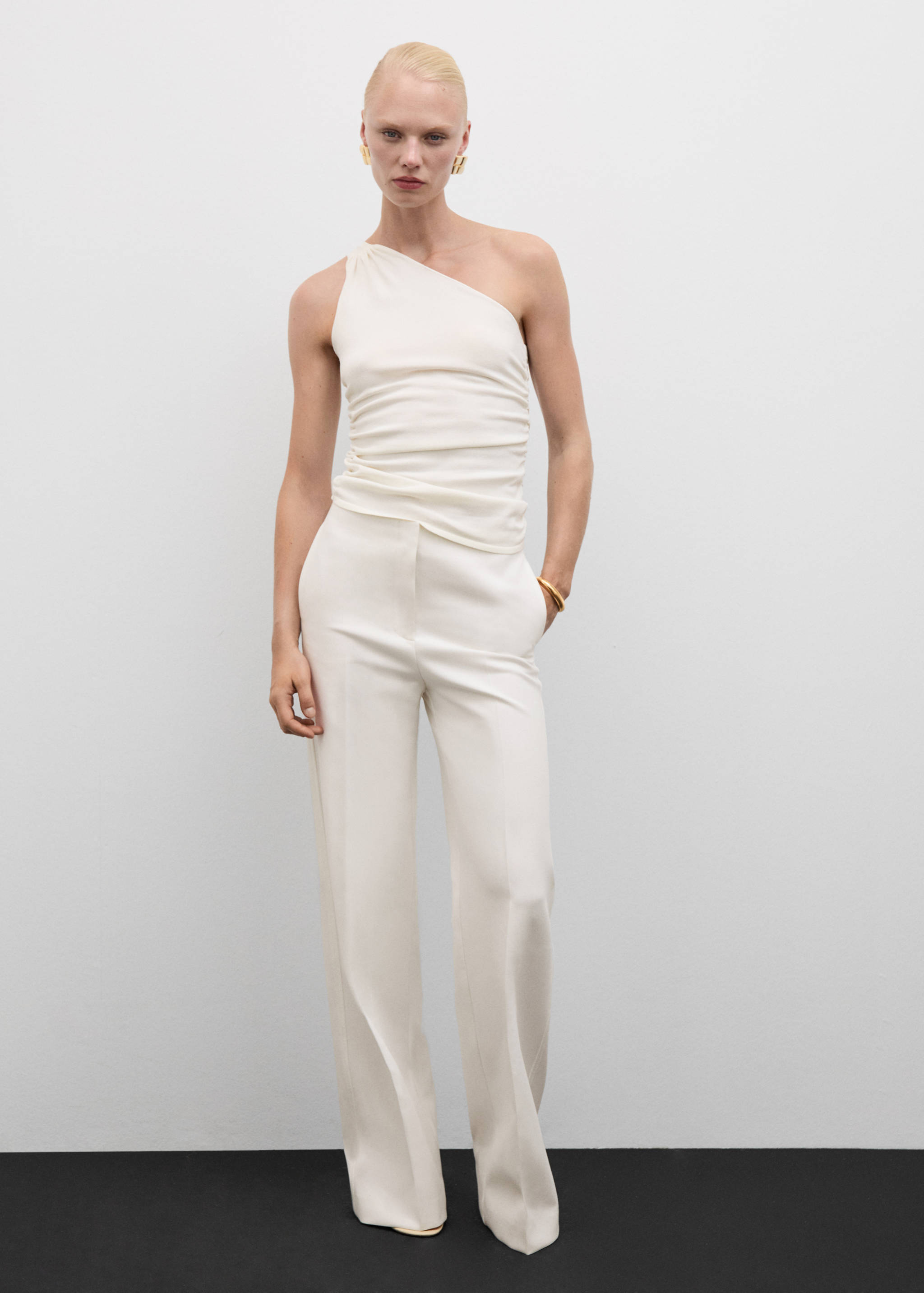 Asymmetric design top - General plane