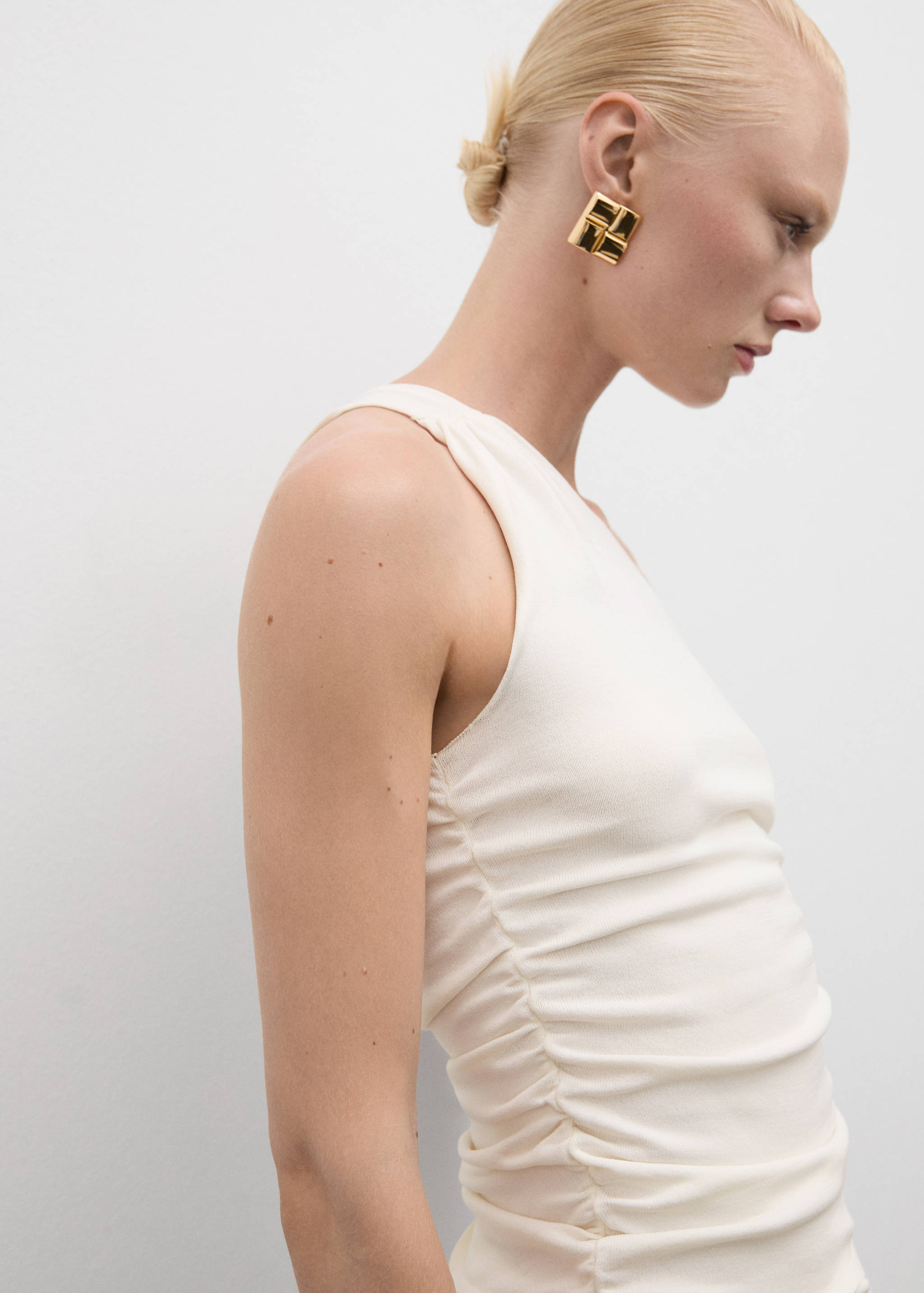 Asymmetric design top - Medium plane