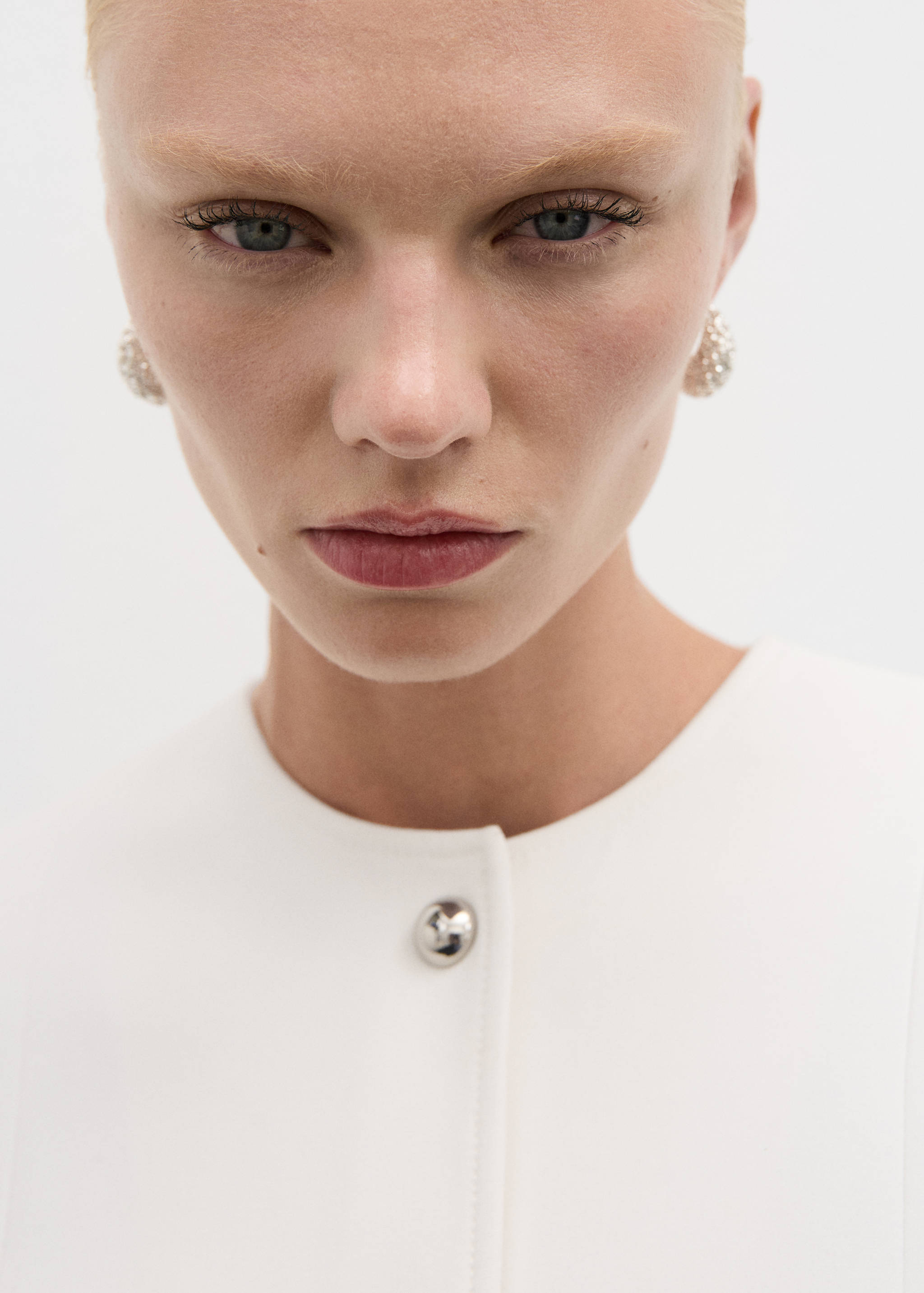 Buttoned jacket with pockets - Details of the article 1