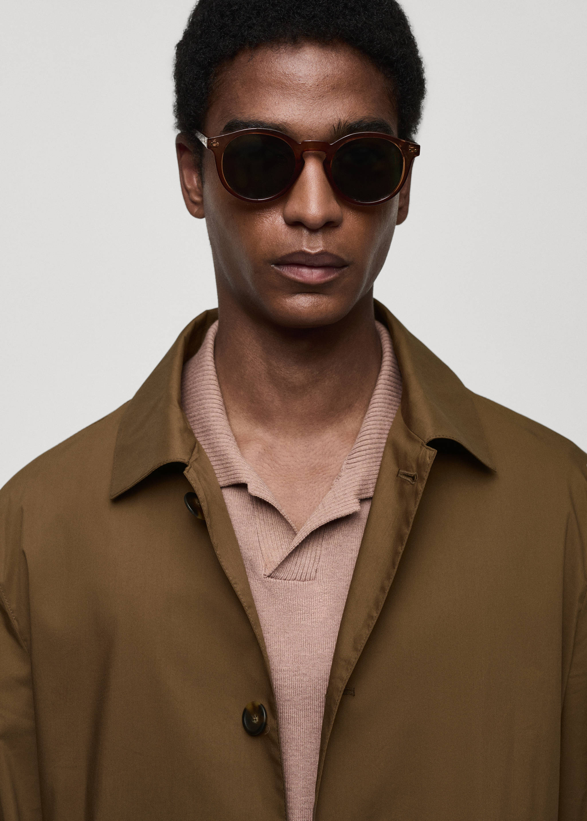 Classic water-repellent trench coat - Details of the article 1