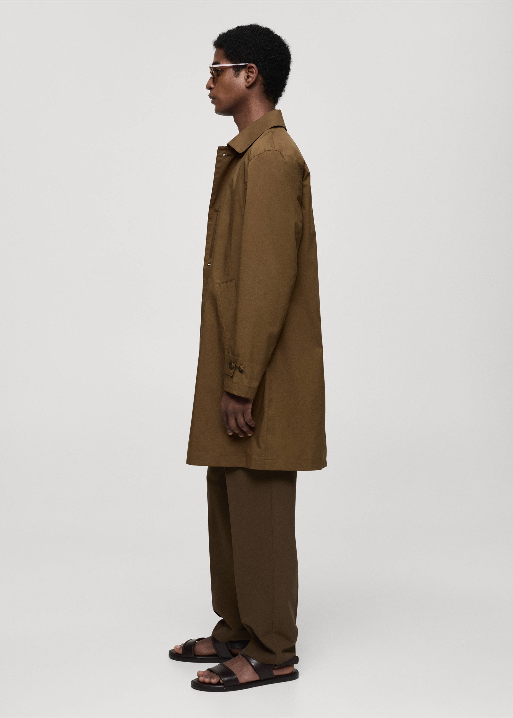 Classic water-repellent trench coat - Details of the article 2, Tobacco Brown. Ref: 77034434-00.