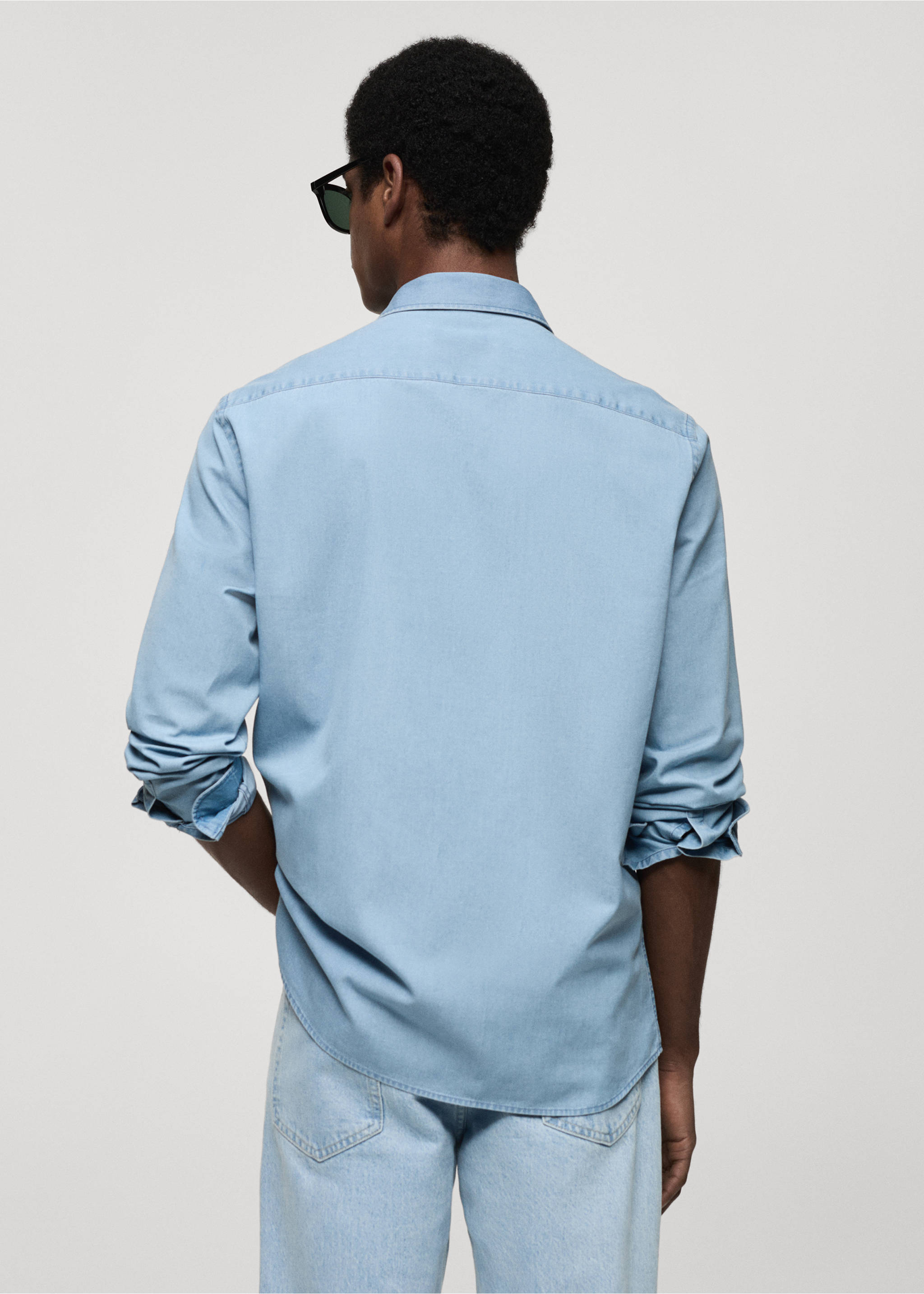 Regular-fit cotton chambray shirt - Reverse of the article, Light Blue. Ref: 77034439-00.