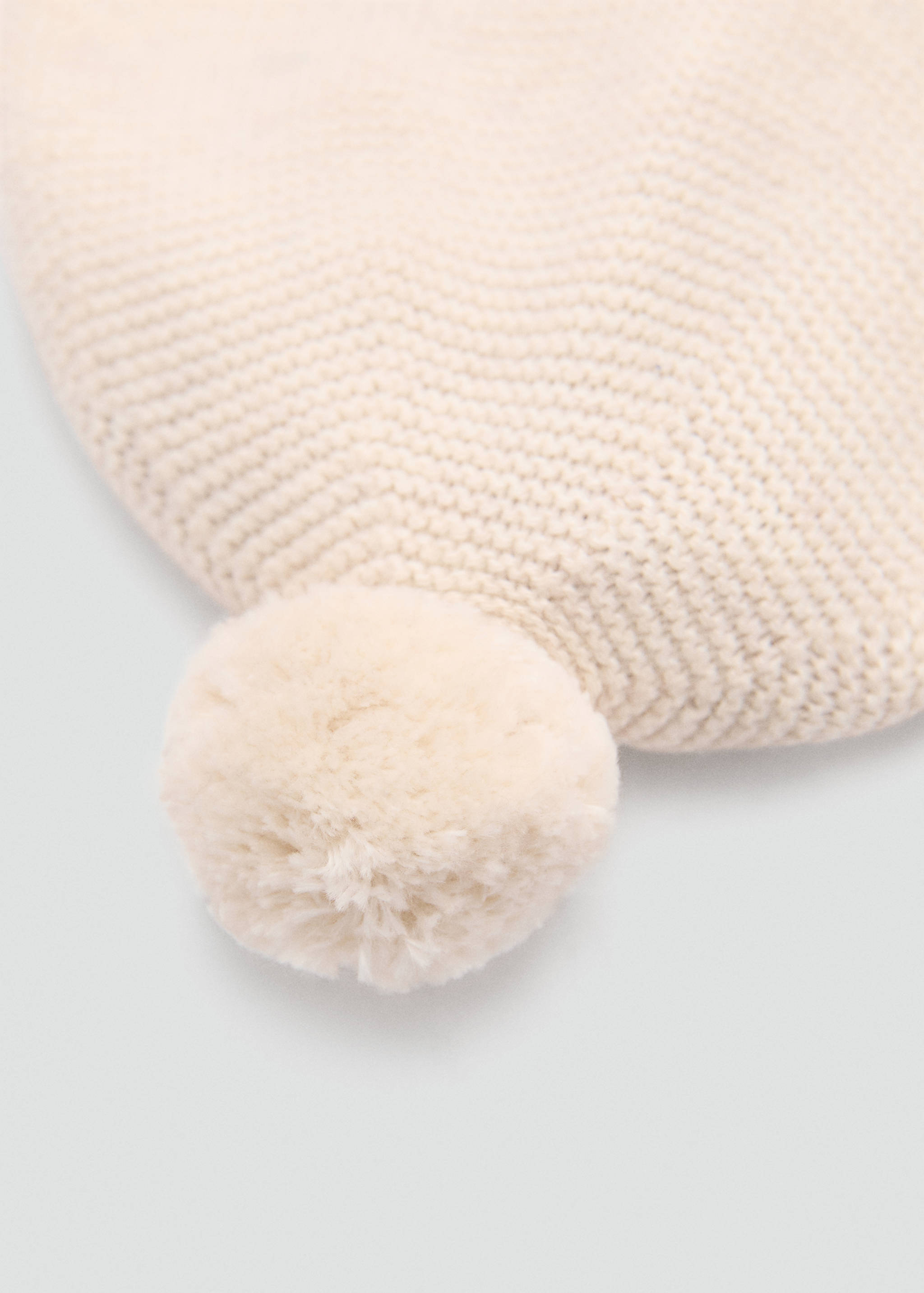 Pom pom cable-knit beanie - Details of the article 1