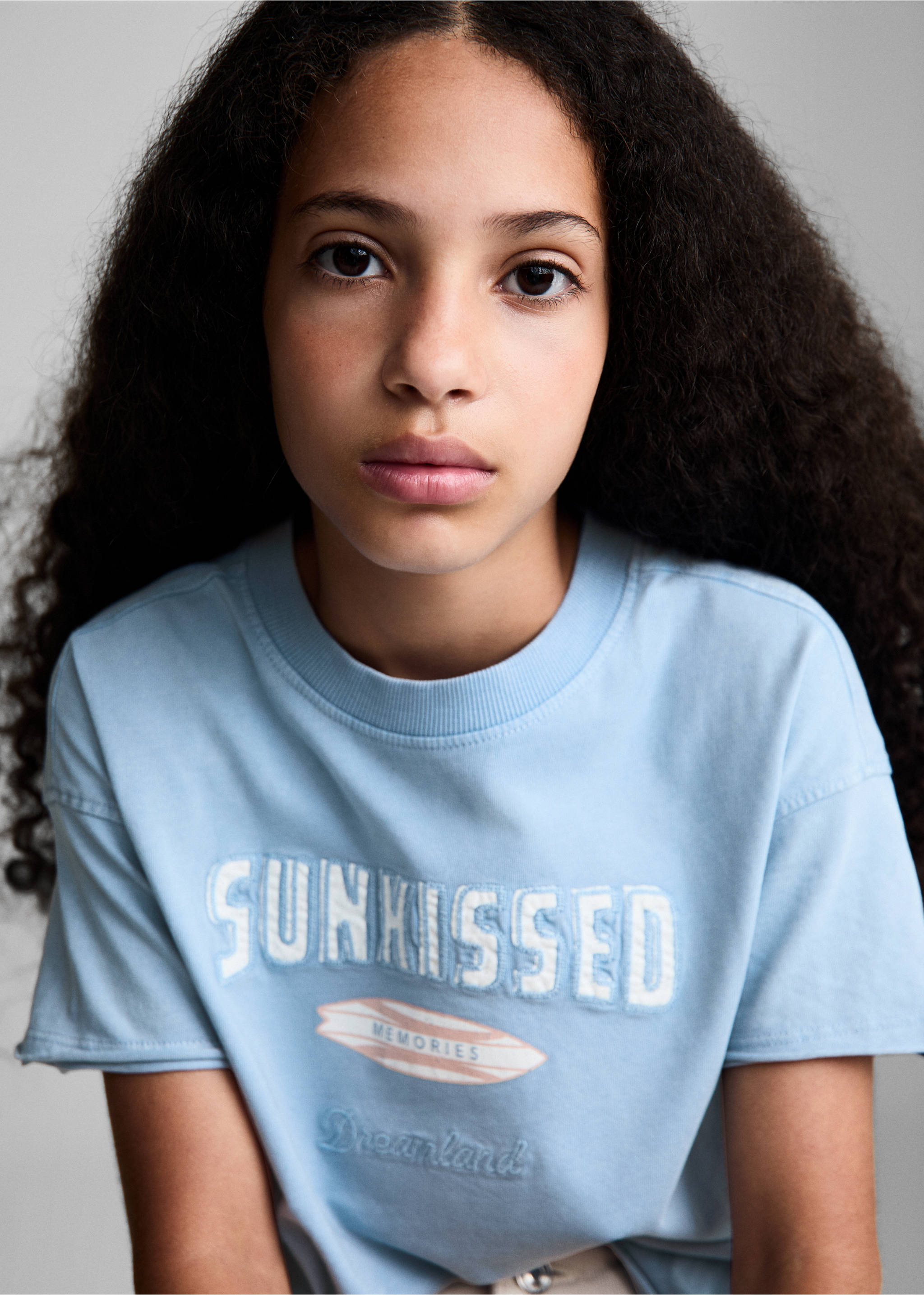 Tričko s potiskem surfařského motivu - Detail zboží 1, Modrá porcelánová. Ref: 77034774-00.