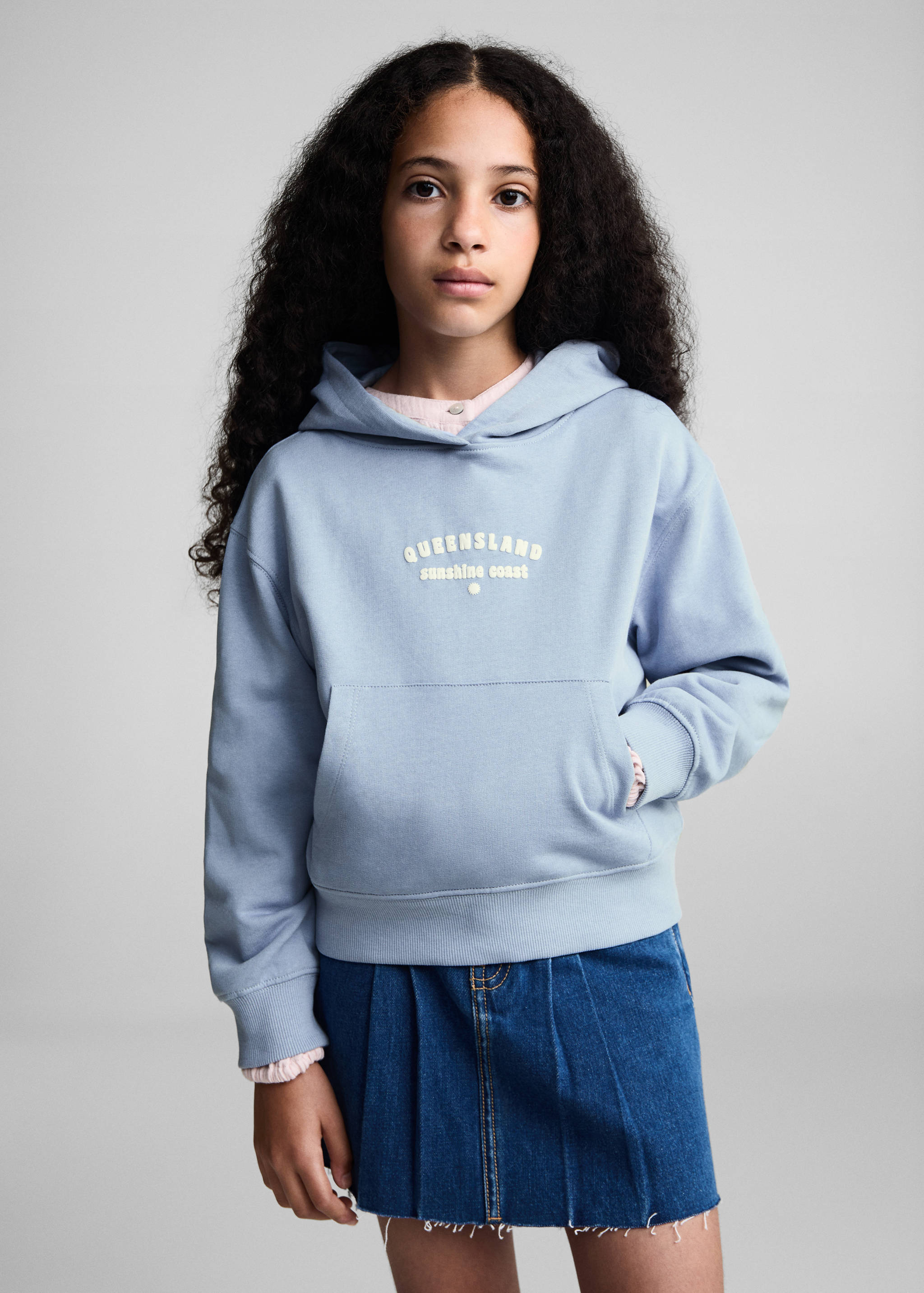 Dessuadora estampada caputxa - Pla mig