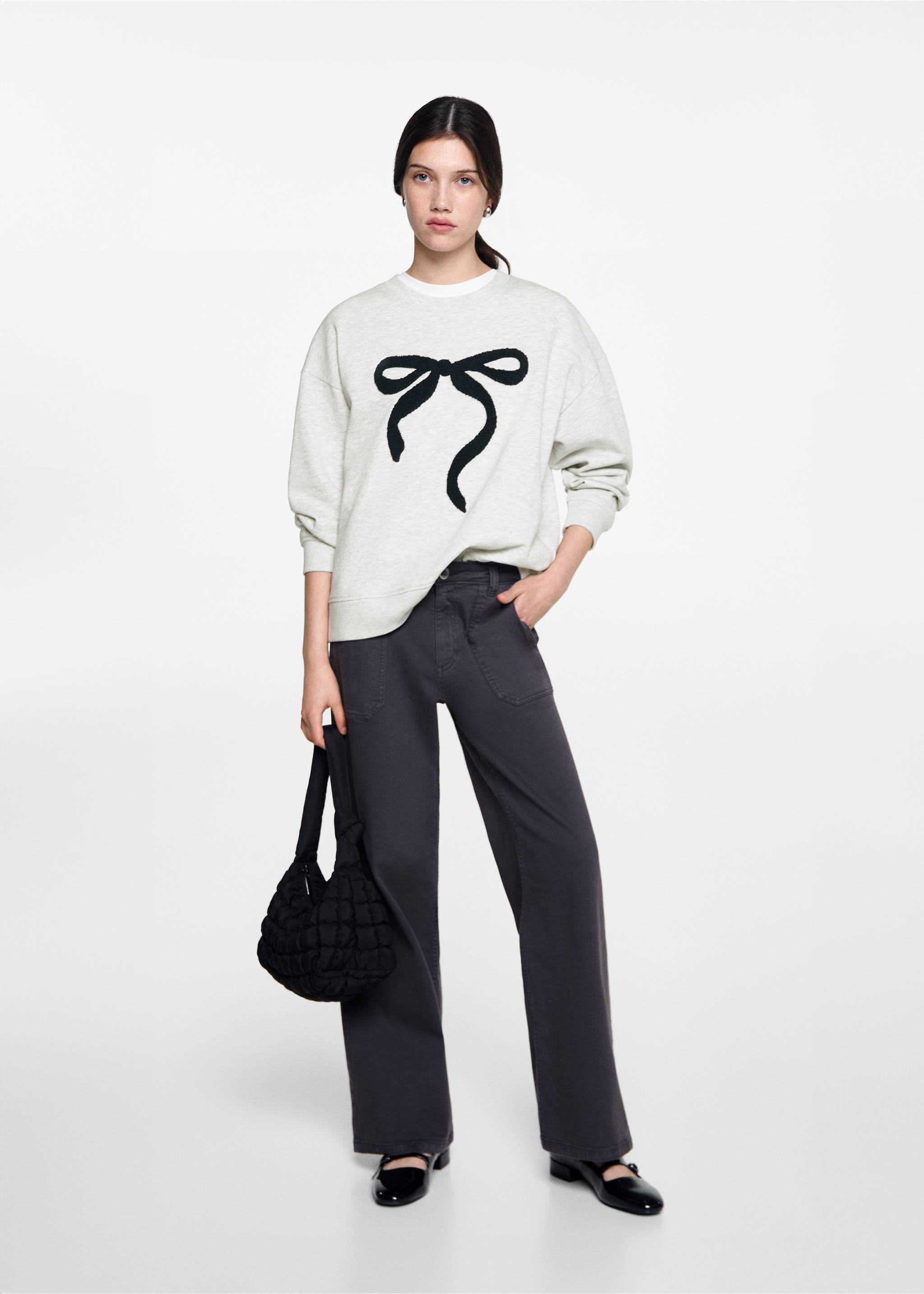 Sweat-shirt motif en relief - Plan général, Gris chiné clair. Ref: 77034784-00.