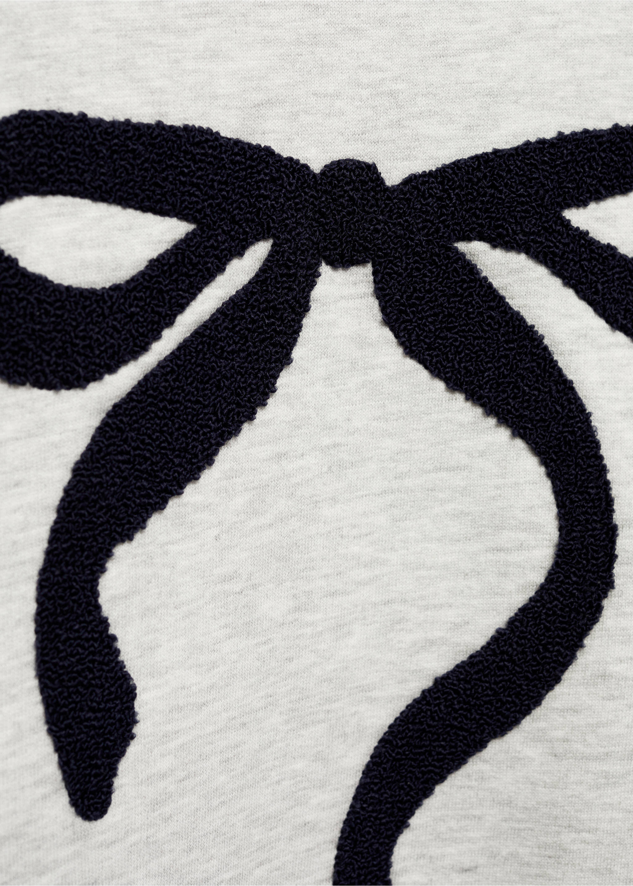 Sweat-shirt motif en relief - Détail de l'article 8, Gris chiné clair. Ref: 77034784-00.