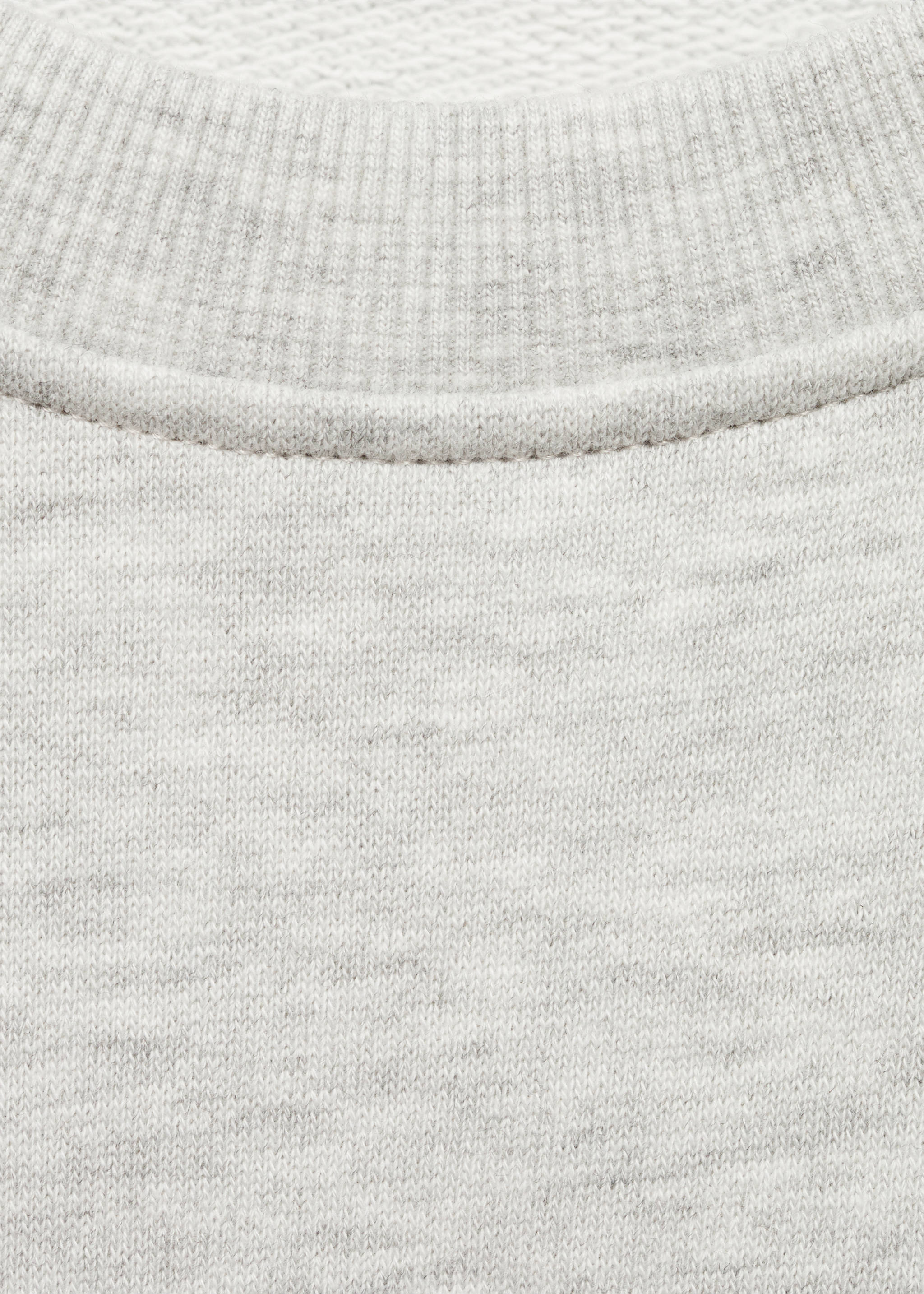 Sweat-shirt motif en relief - Détail de l'article 0, Gris chiné clair. Ref: 77034784-00.