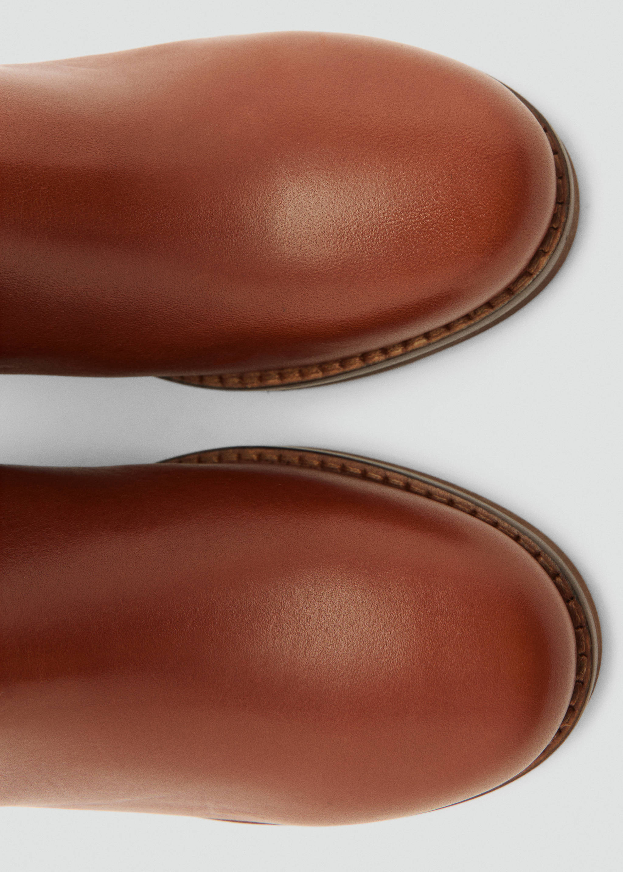 Leather ankle boots with block heel - Details of the article 2