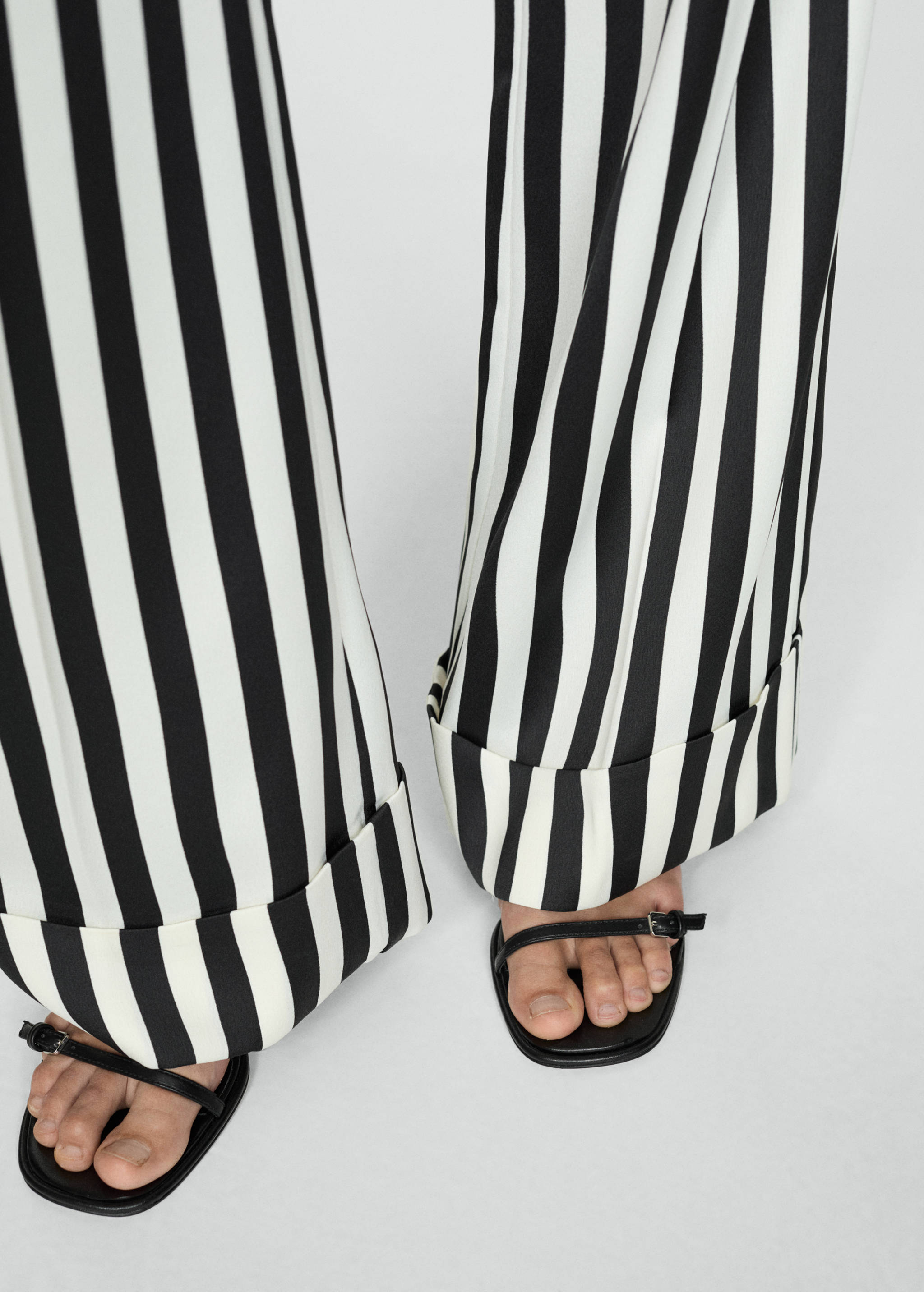 Ριγέ παντελόνι σε ίσια γραμμή - Λεπτομέρεια του προϊόντος 2