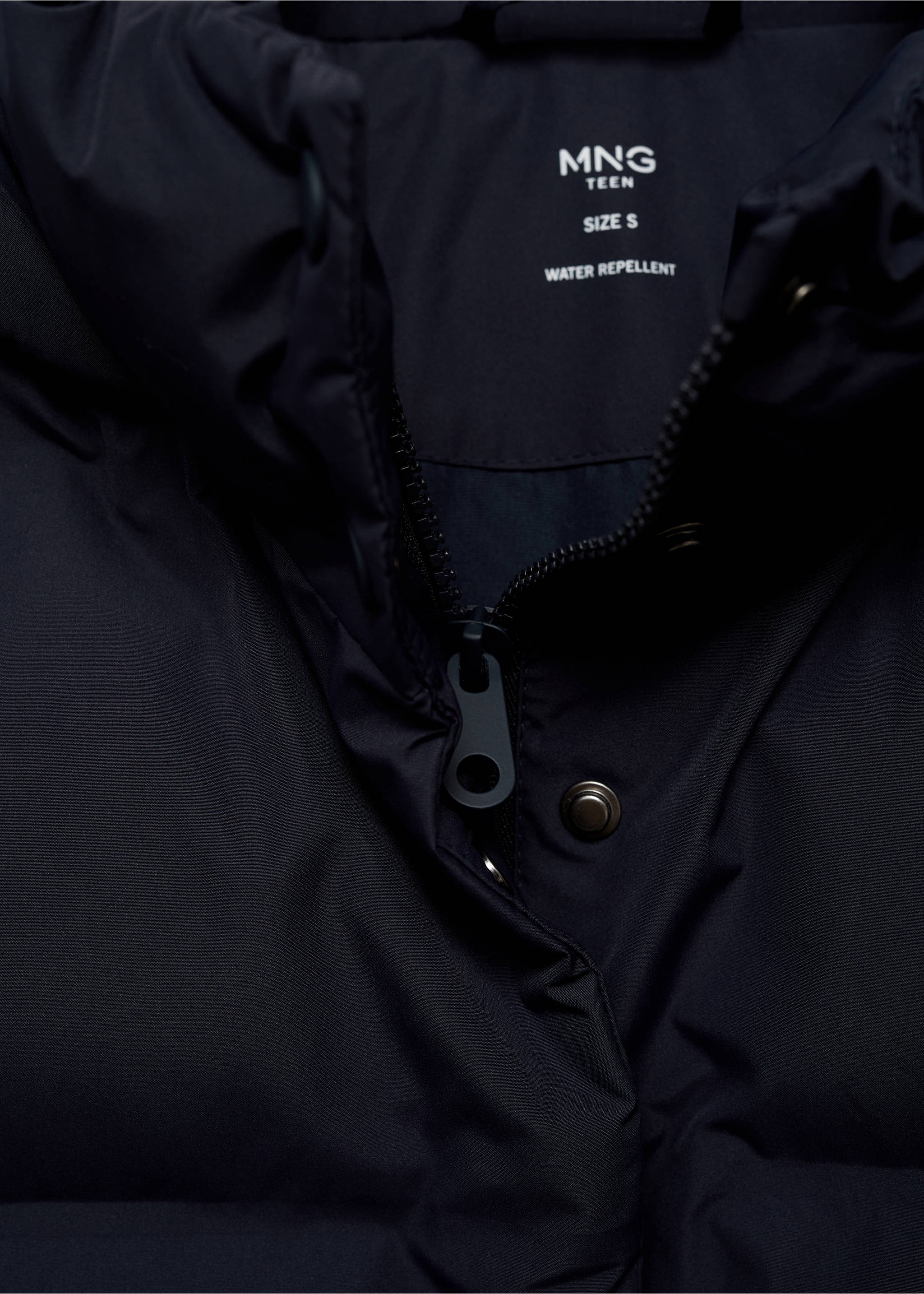 Quilted gilet with hood - Details of the article 8, Dark Navy. Ref: 77035630-00.