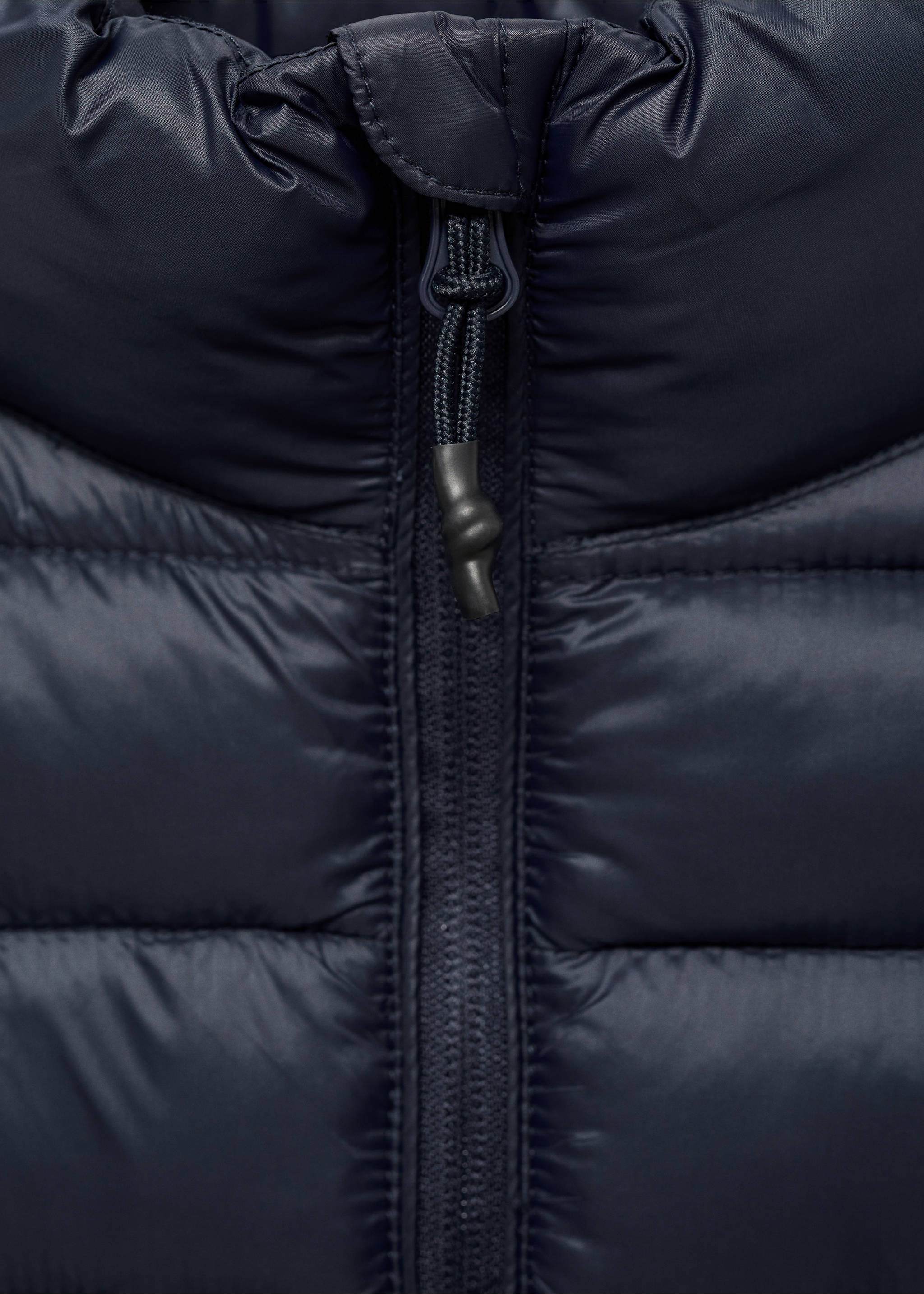 Quilted gilet - Details of the article 8, Dark Navy. Ref: 77035634-00.