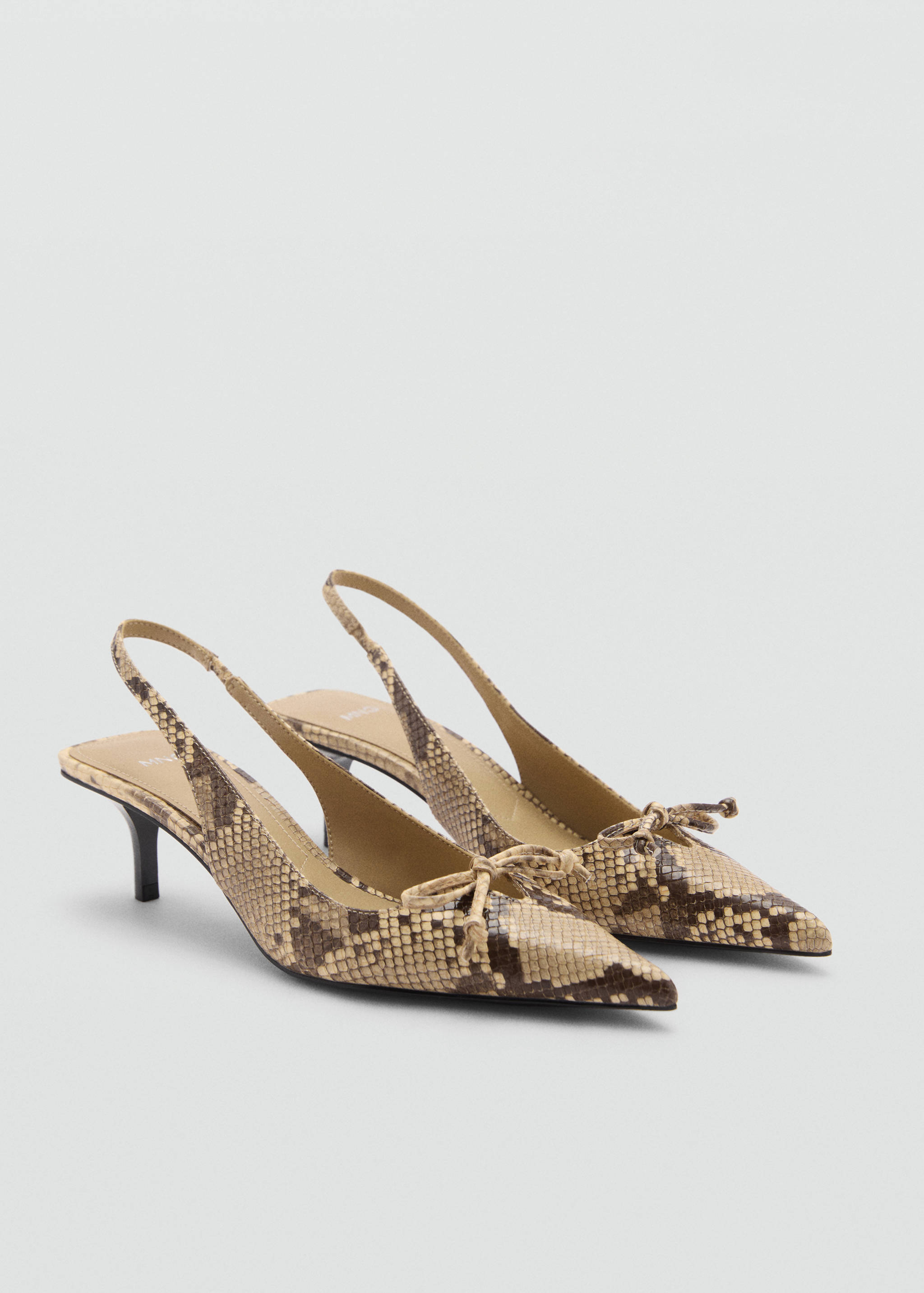 Törpesarkú cipő masnis részlettel - Felezősík