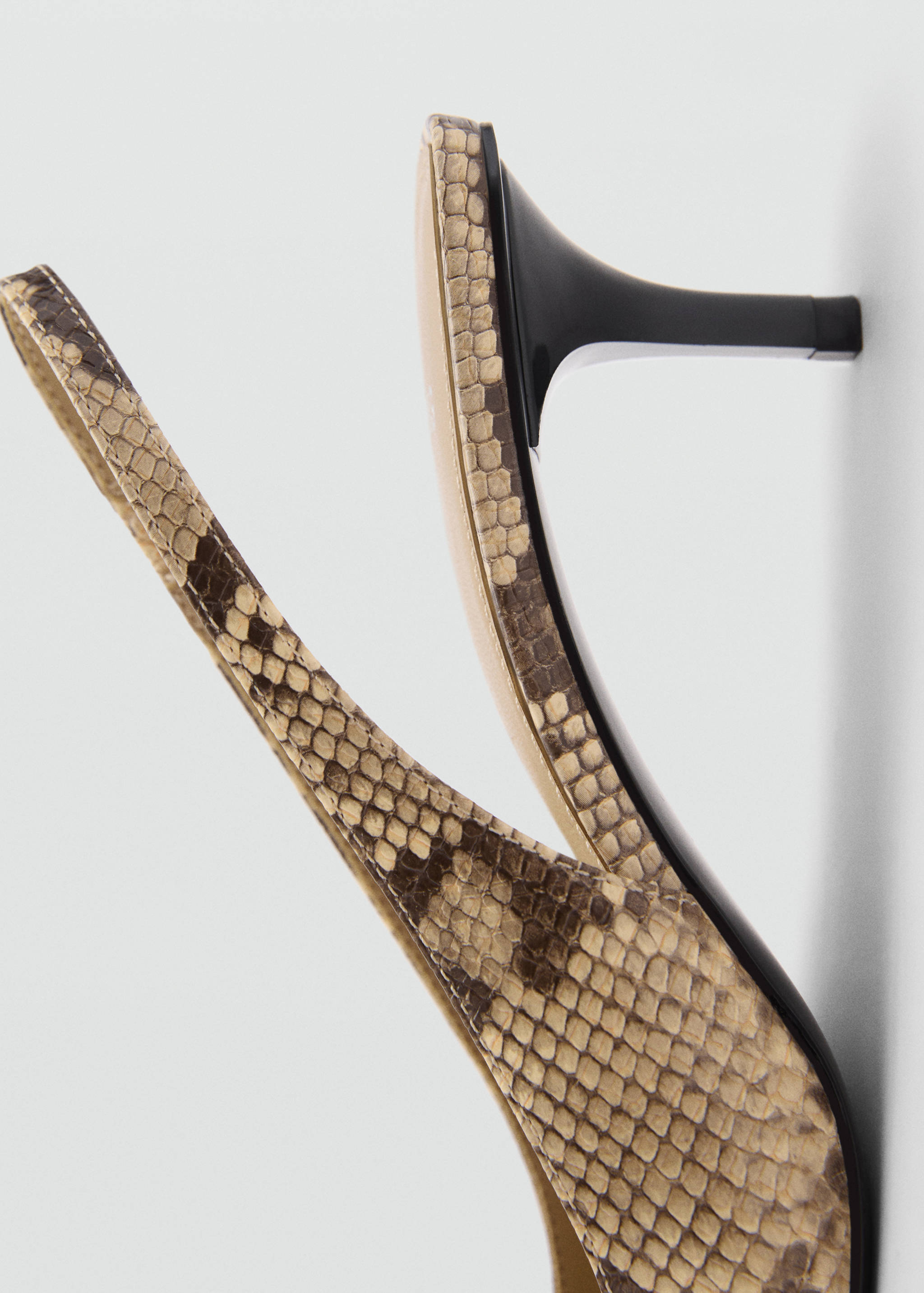 Törpesarkú cipő masnis részlettel - A termék adatai 1