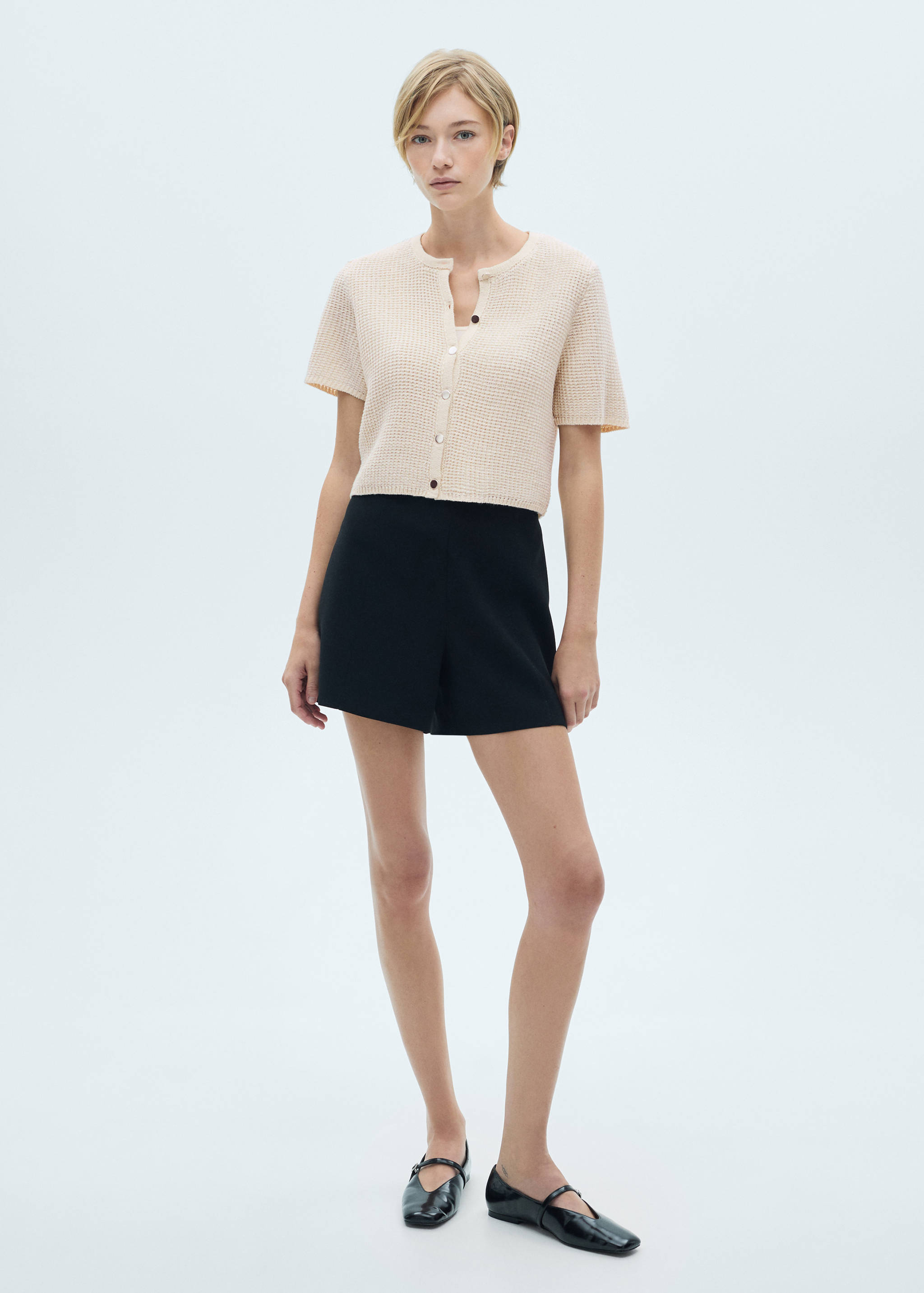 Short-sleeved knitted cardigan - General plane