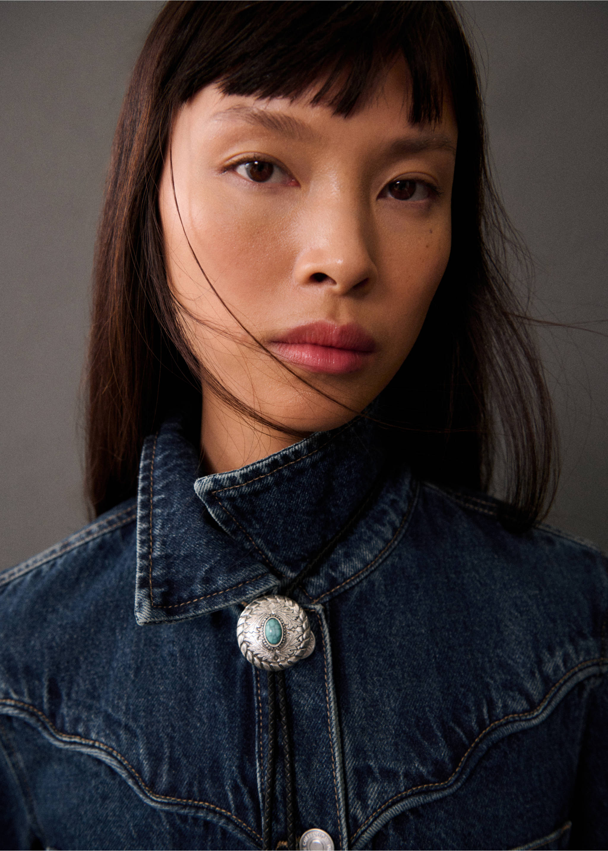 Long denim jumpsuit - Details of the article 1, Dark Blue. Ref: 77035668-00.