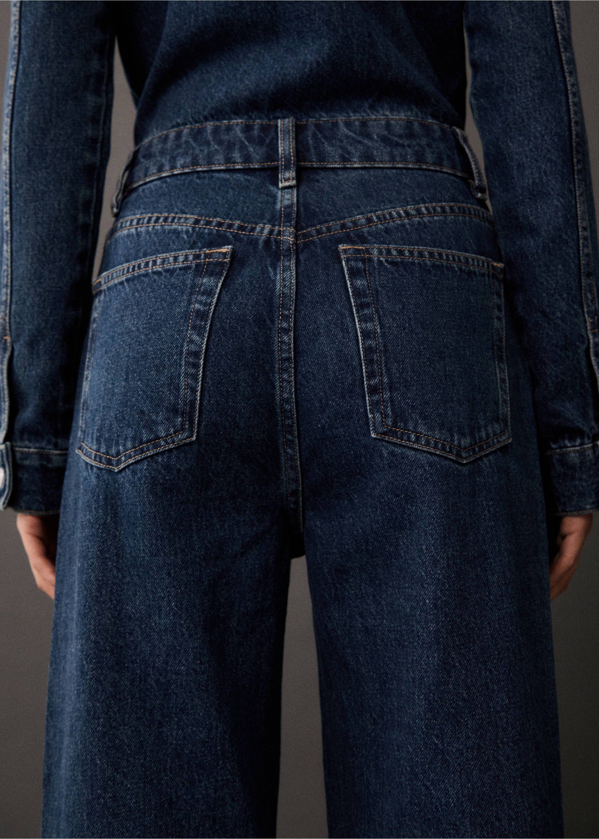 Long denim jumpsuit - Details of the article 4, Dark Blue. Ref: 77035668-00.