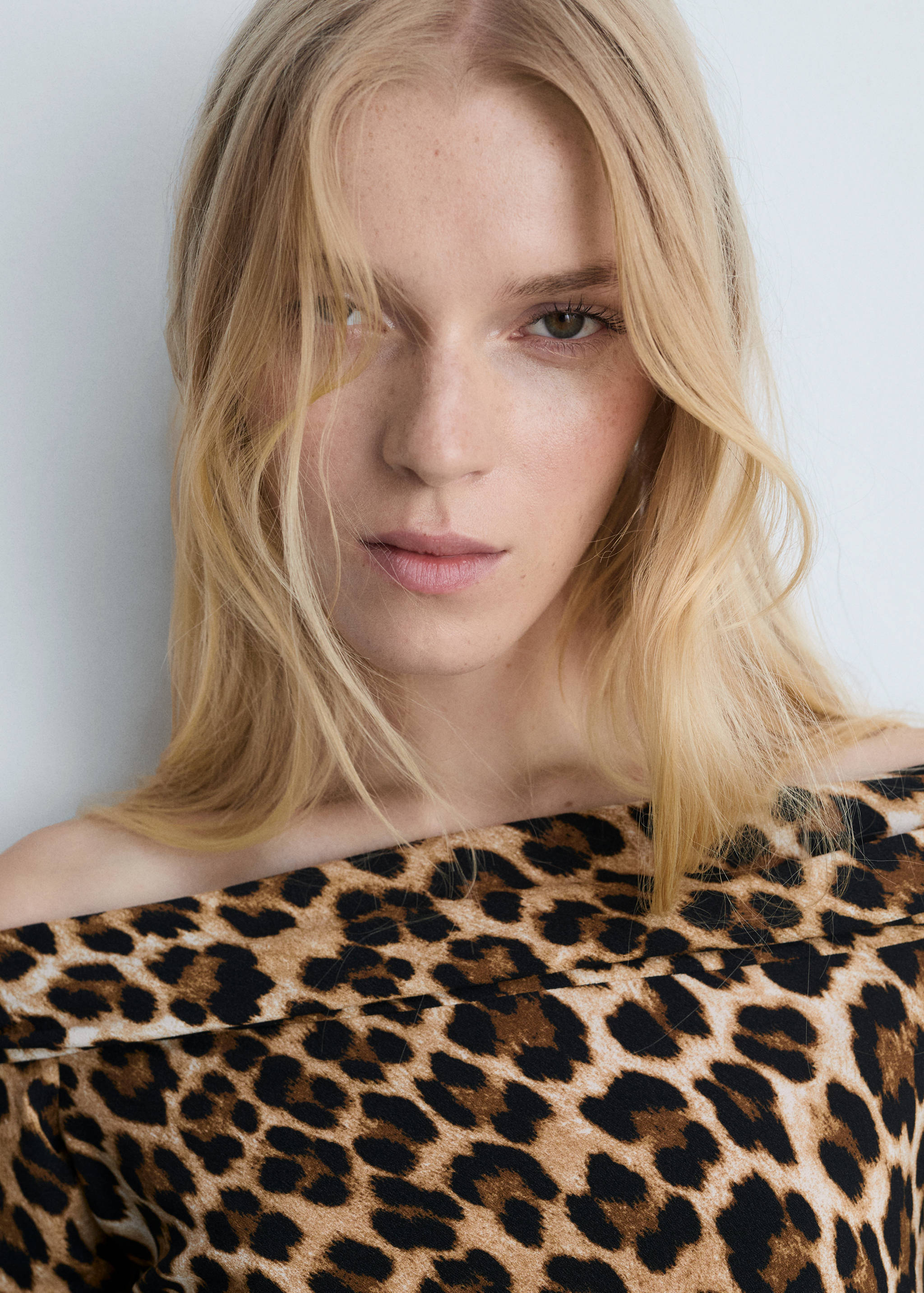 Leopard-print off-the-shoulder dress - Details of the article 1
