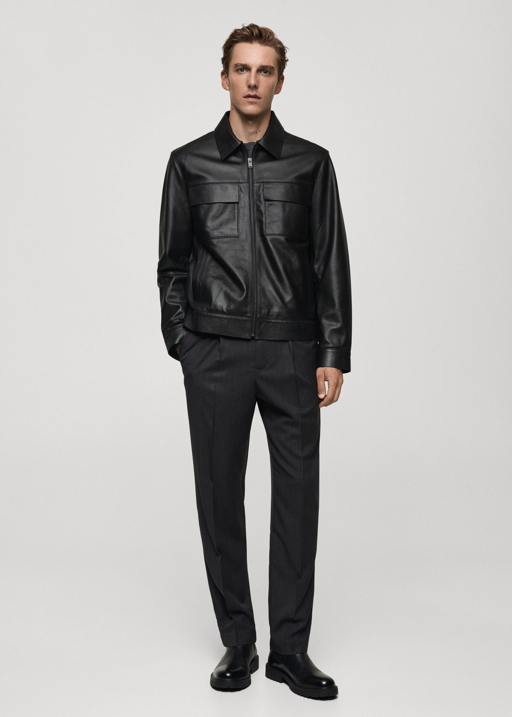 Regular-fit pleated trousers - General plane