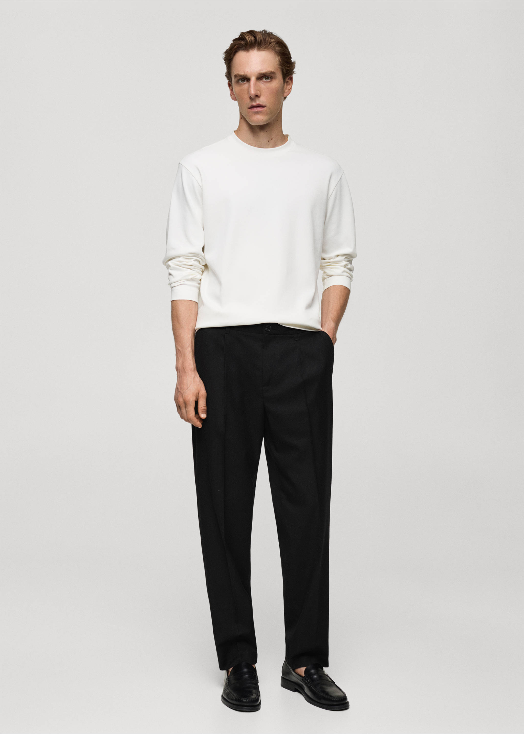 Regular-fit pleated trousers - General plane, Black. Ref: 77035965-00.